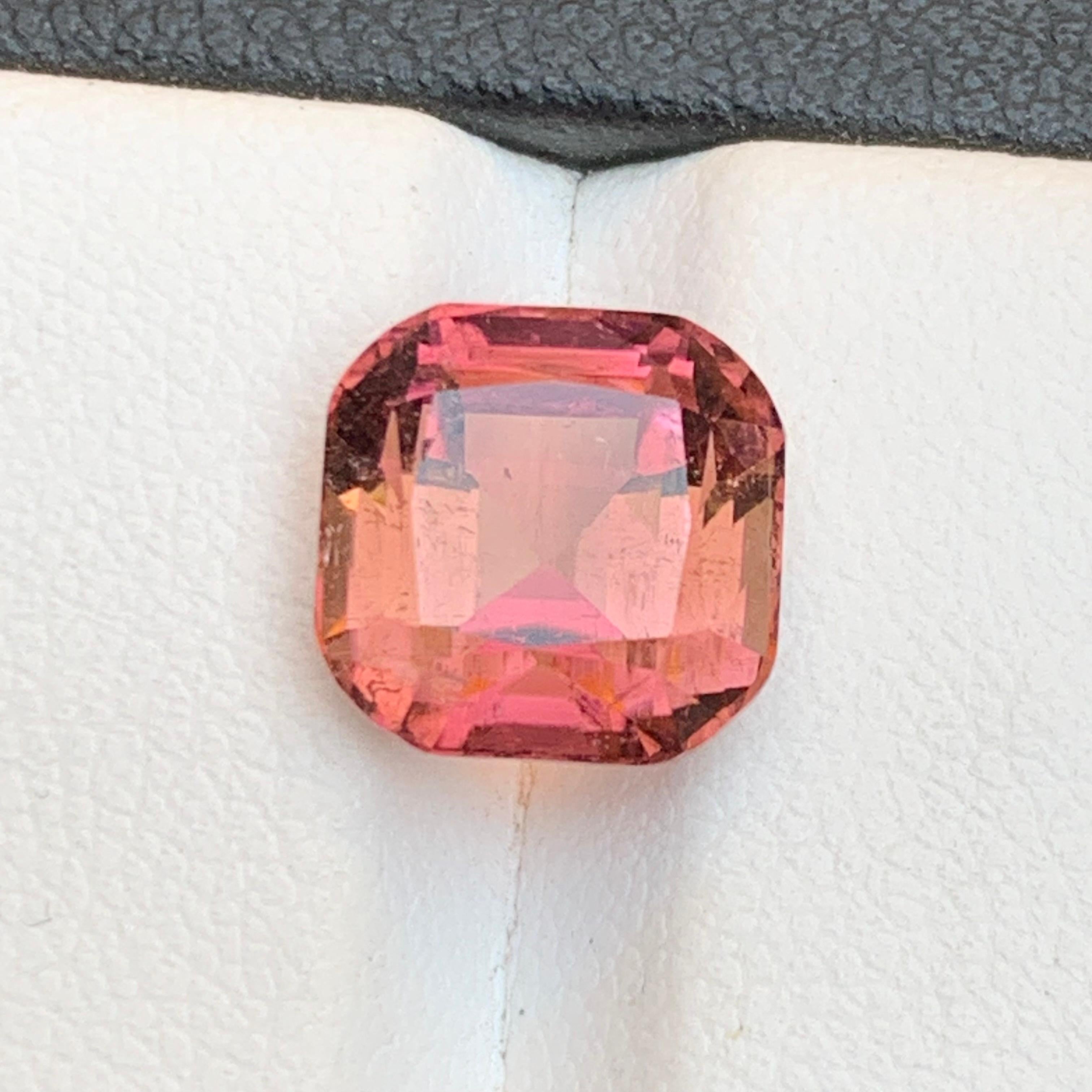 Peachy Pink Natural Tourmaline Ring Loose Gemstone 4.70 Ct Cushion Cut-Jewelry In New Condition For Sale In Peshawar, PK