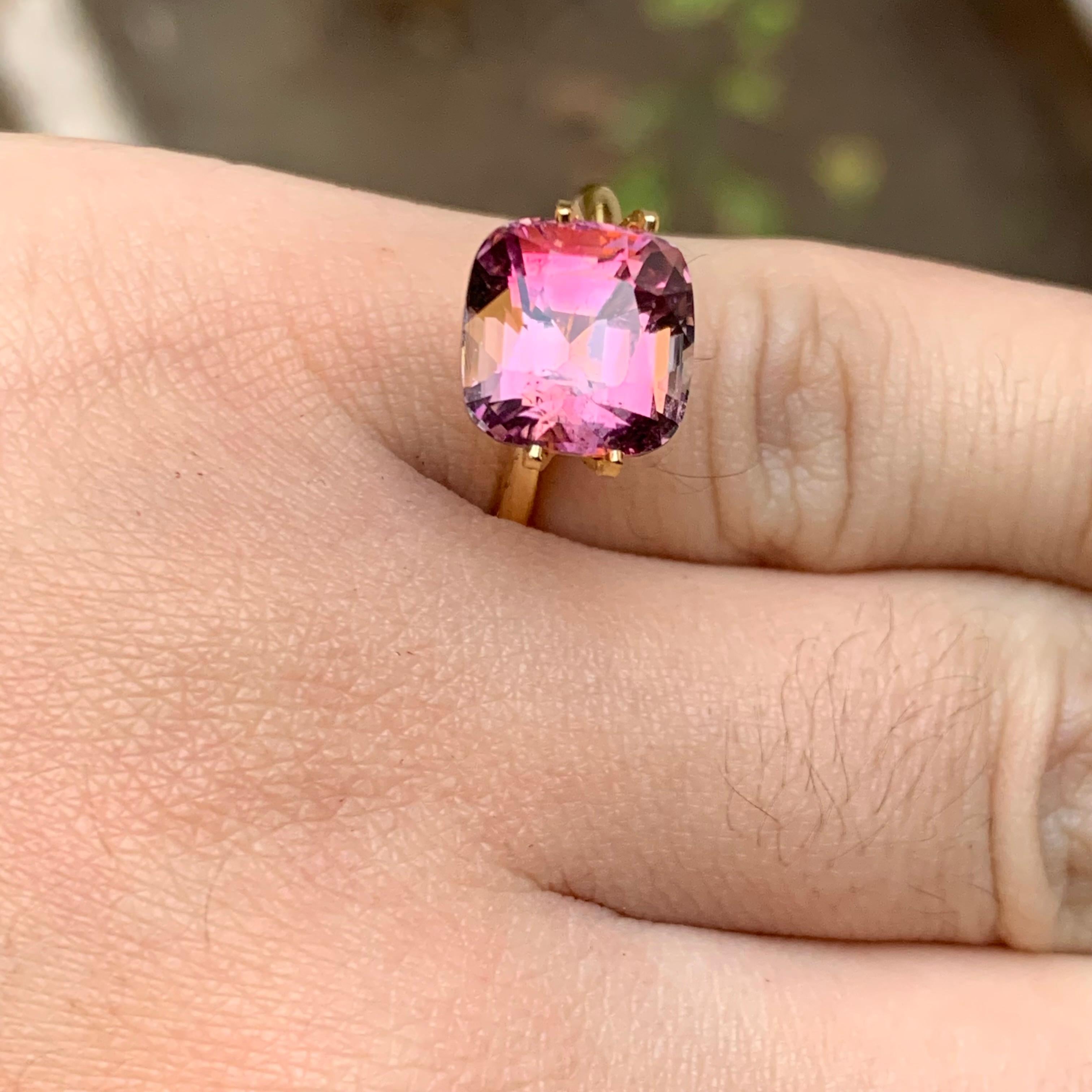 Anello con tormalina naturale rosa pesca, gemma sciolta da 5.45 carati con taglio a cuscino - Gioielli in vendita 3