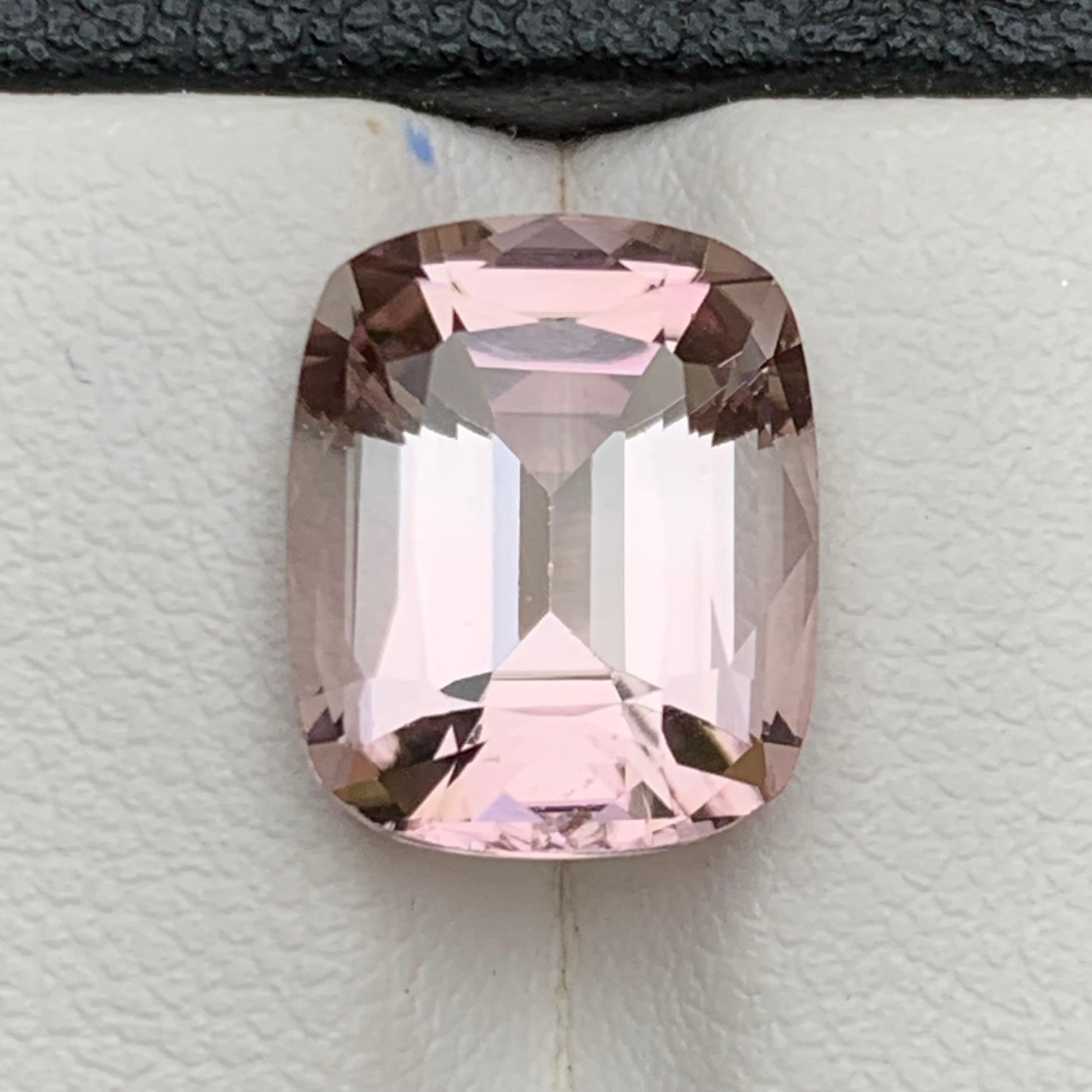 Peachy Pink Natural Tourmaline Ring Loose Gemstone 5.65 Ct Cushion Cut-Jewelry In New Condition For Sale In Peshawar, PK