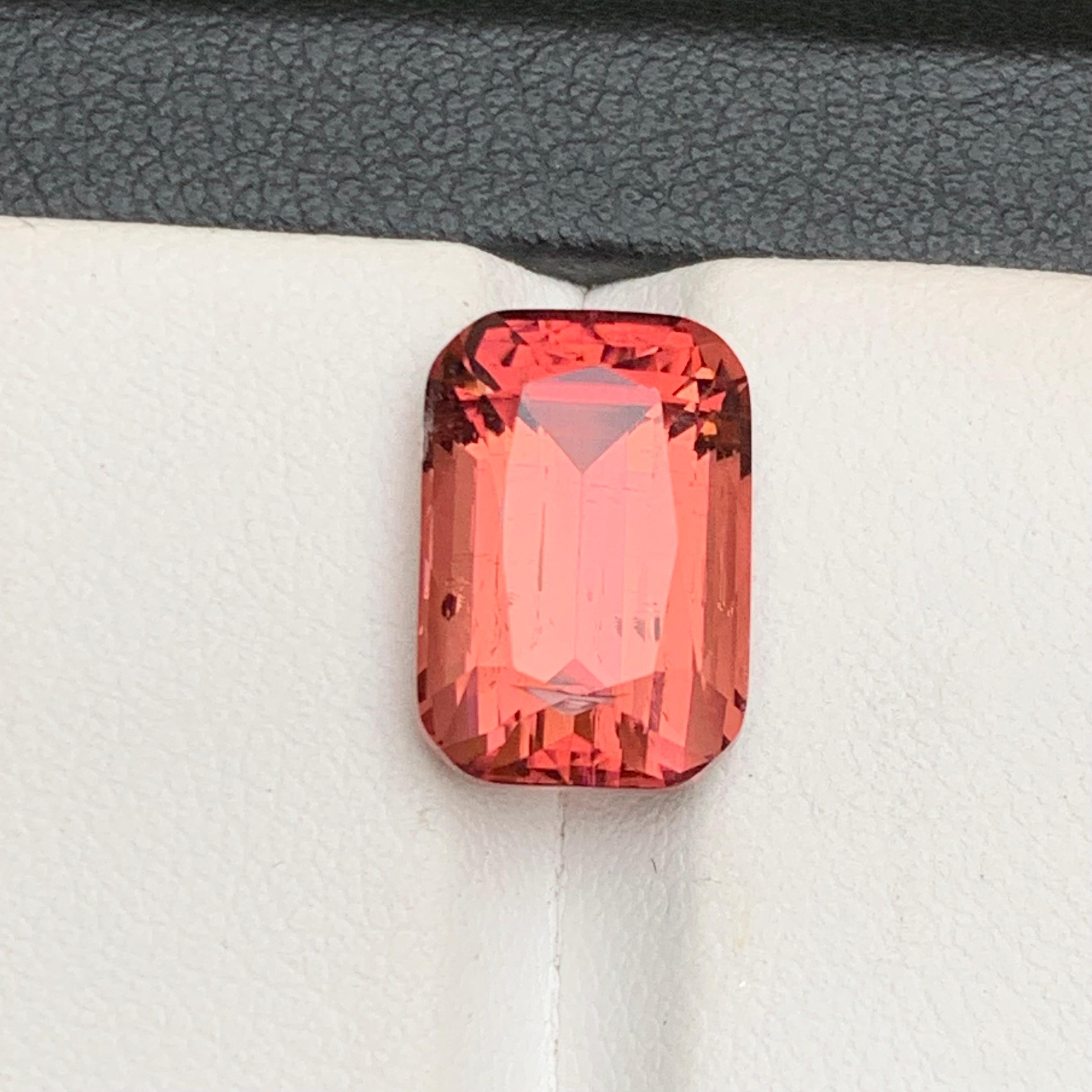 Contemporain Bague en tourmaline naturelle rose pêche, pierre précieuse non sertie, taille coussin 7,05 carats en vente