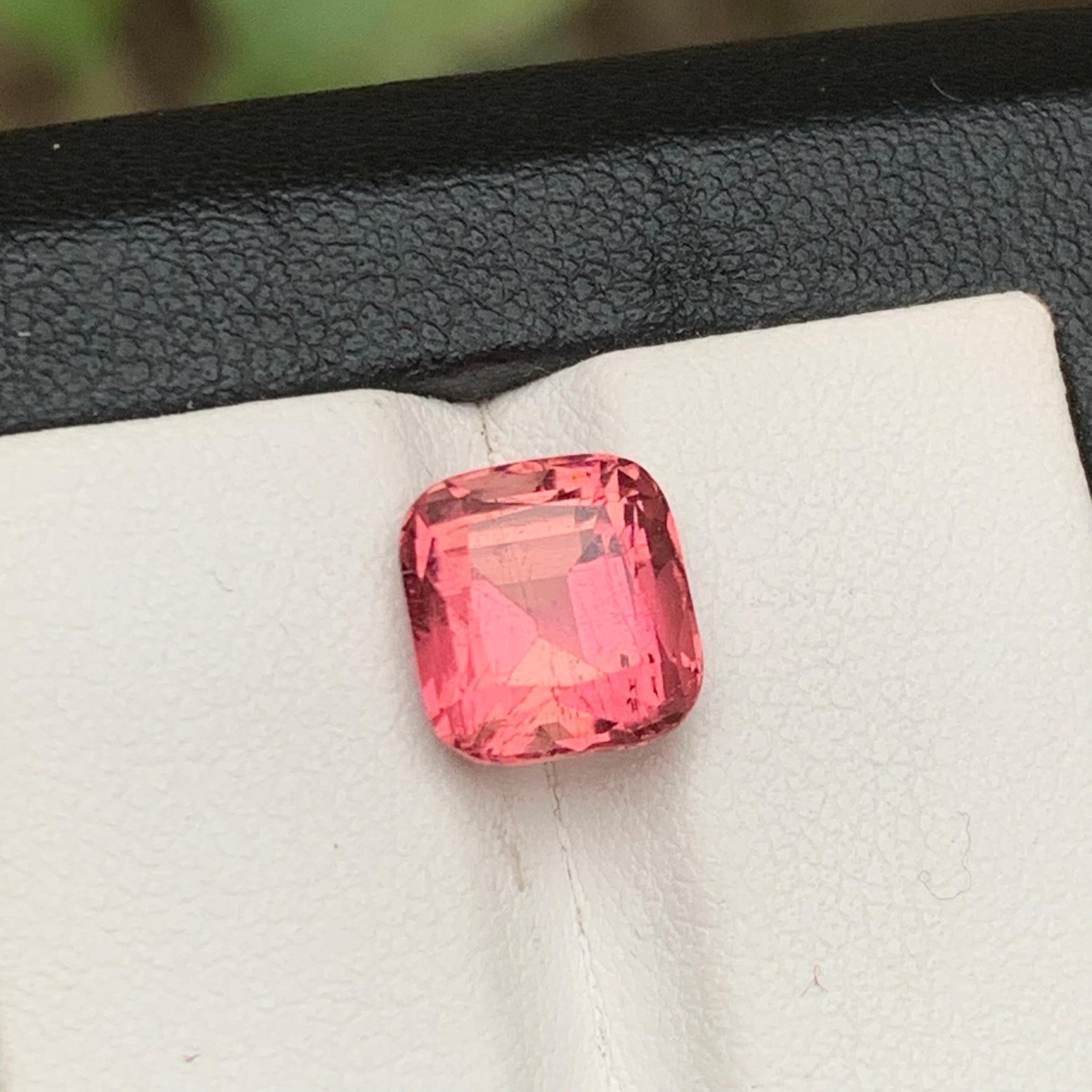 Anello con tormalina naturale rosa pesca, ciondolo con gemma sciolta 4 carati a cuscino quadrato in vendita 7