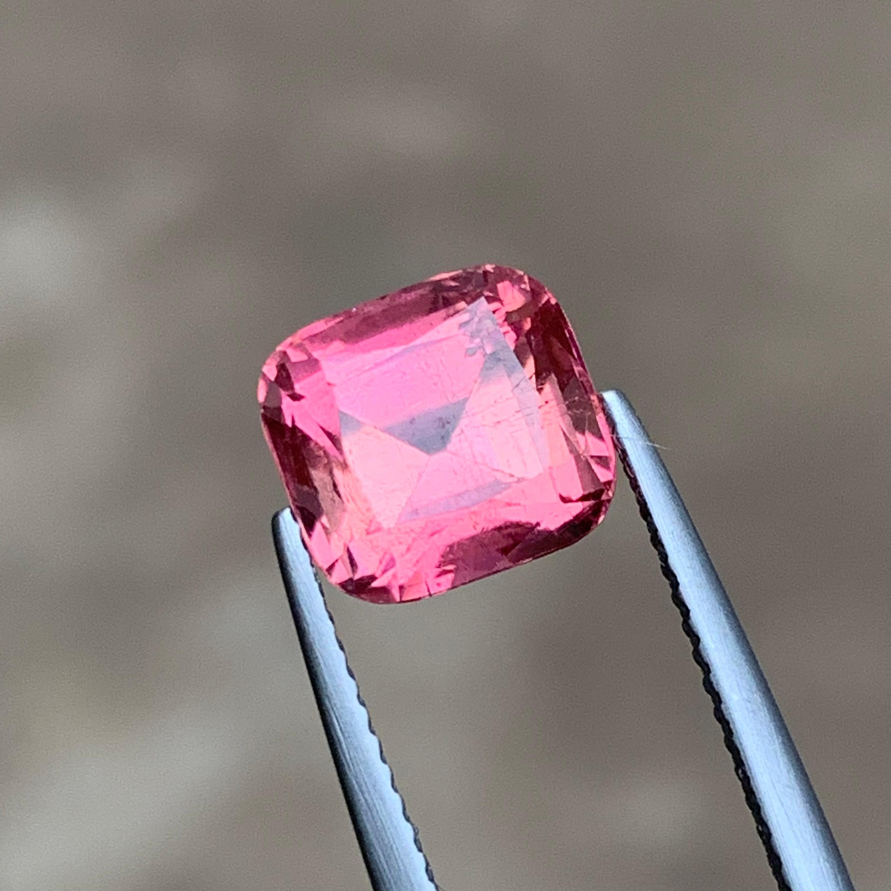 Taglio cuscino Anello con tormalina naturale rosa pesca, ciondolo con gemma sciolta 4 carati a cuscino quadrato in vendita