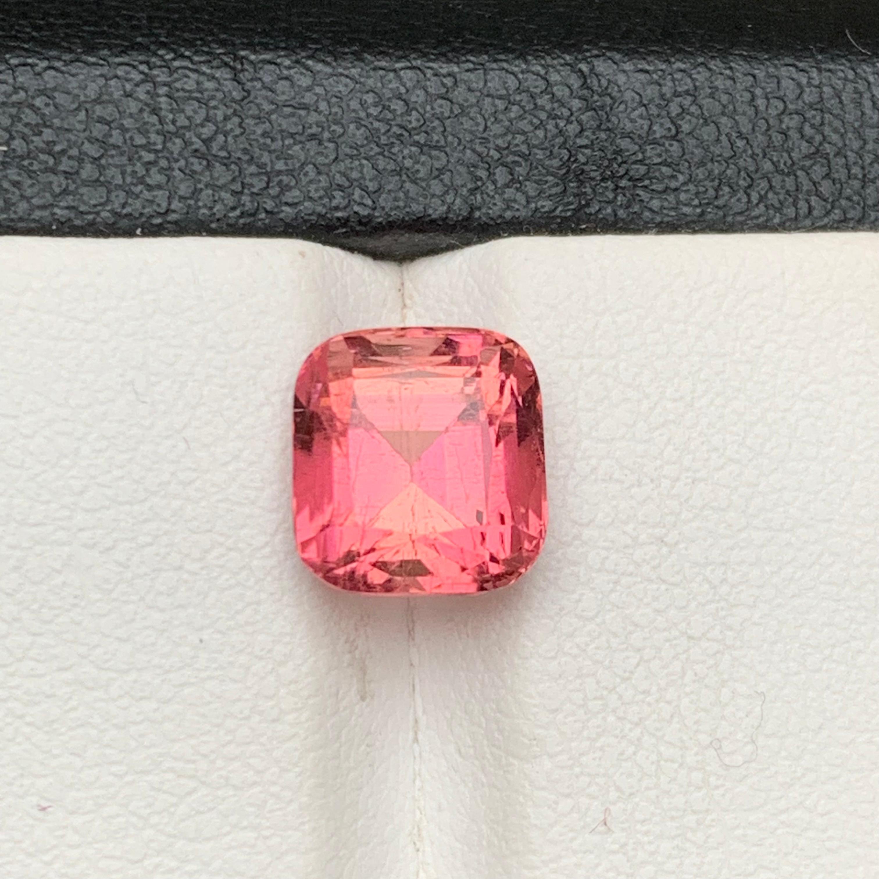 da uomo o donna Anello con tormalina naturale rosa pesca, ciondolo con gemma sciolta 4 carati a cuscino quadrato in vendita