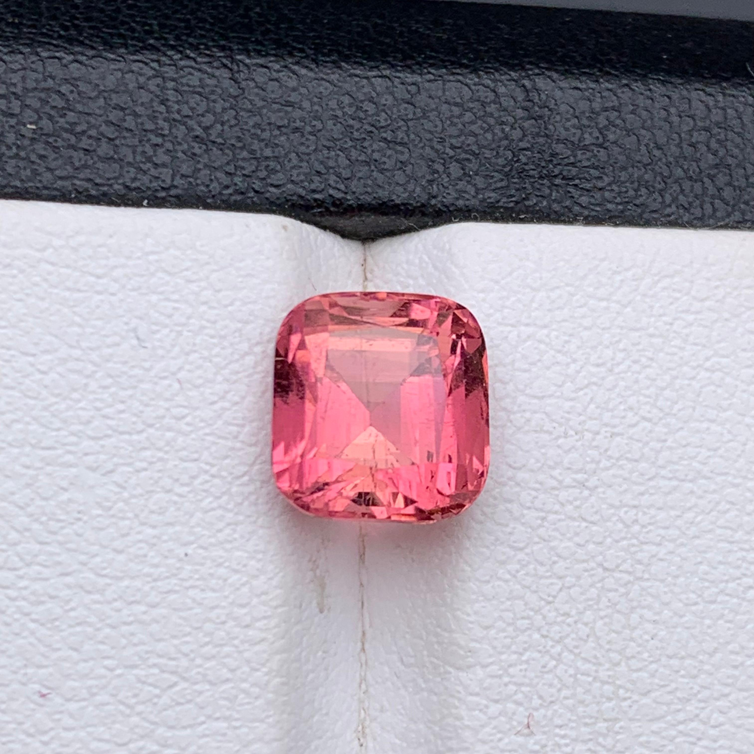 Anello con tormalina naturale rosa pesca, ciondolo con gemma sciolta 4 carati a cuscino quadrato in vendita 3
