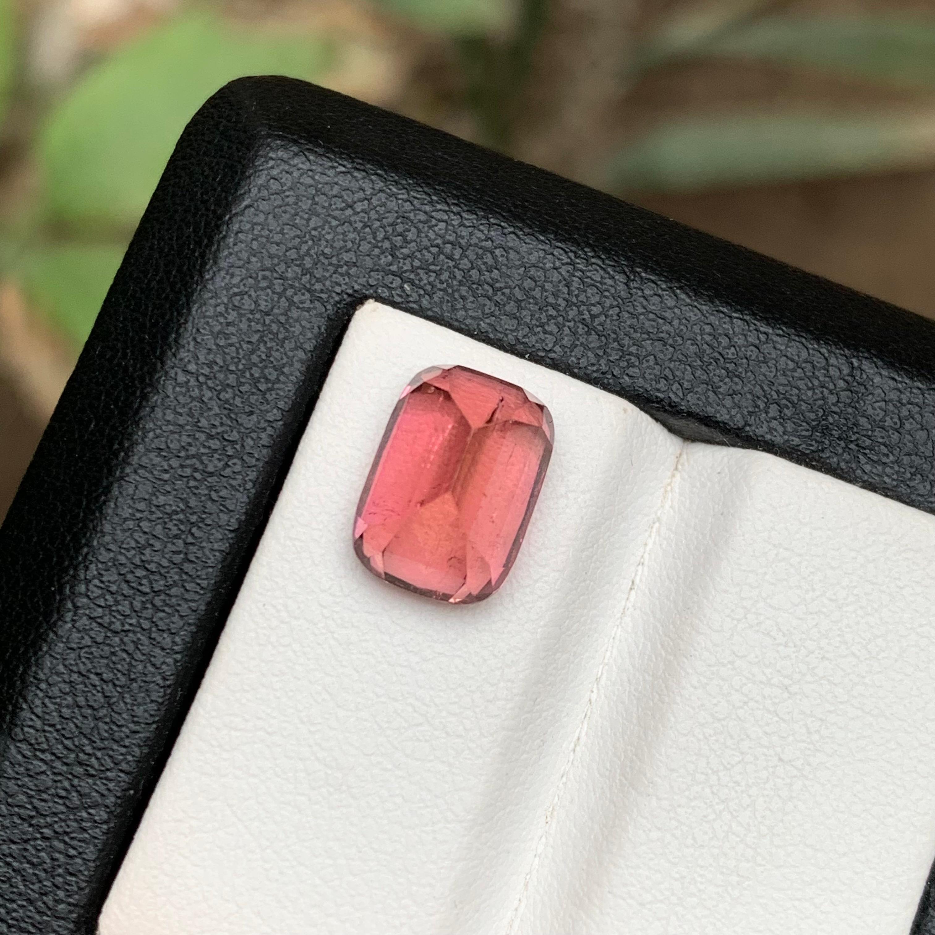 Anello con tormalina naturale rosa pesca, ciondolo, gemma sciolta 5,25 CT taglio cuscino in vendita 3