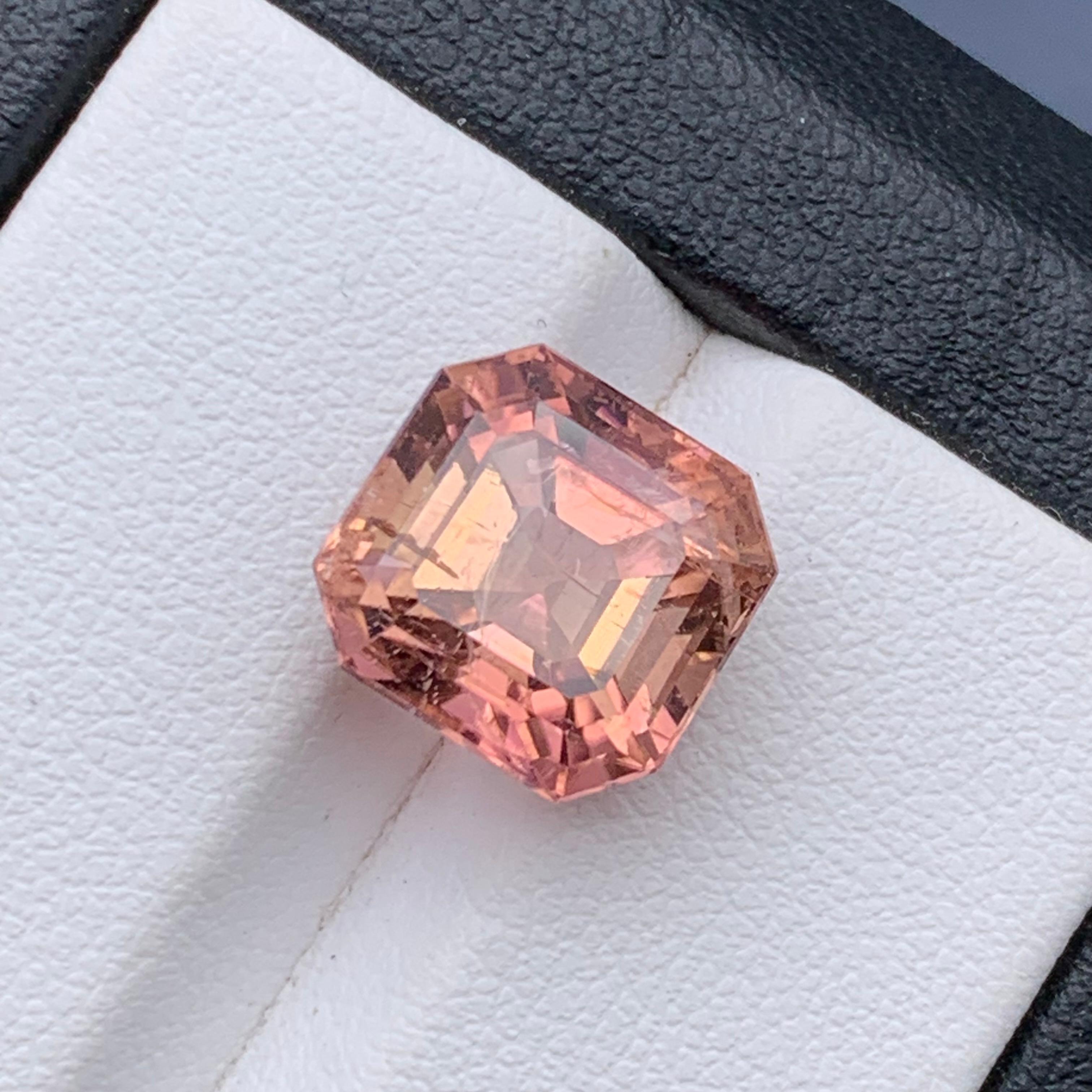 Anello con tormalina naturale rosa pesca, ciondolo con gemma sciolta da 7,05 carati con taglio Asscher in vendita 1