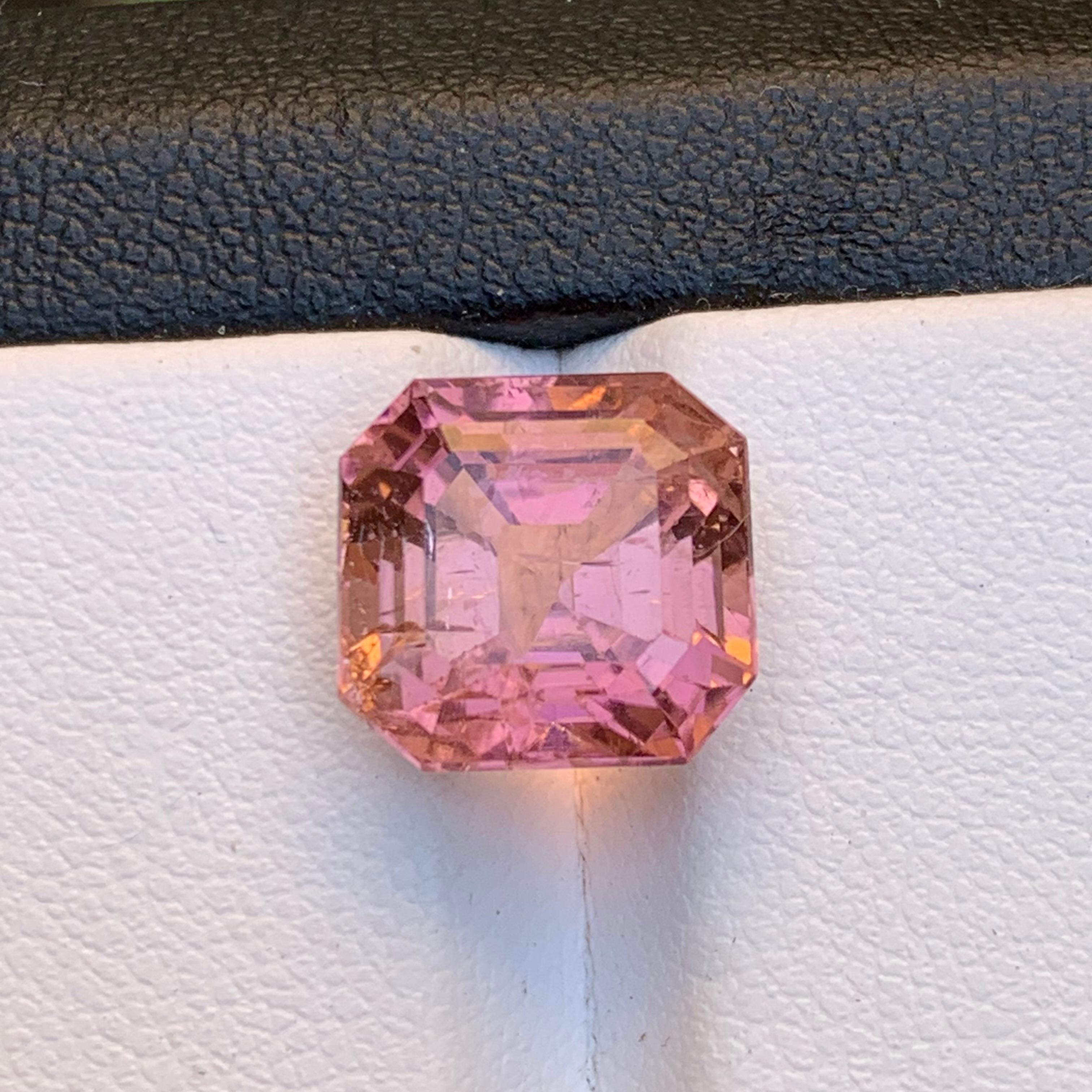 Anello con tormalina naturale rosa pesca, ciondolo con gemma sciolta da 7,05 carati con taglio Asscher in vendita 2