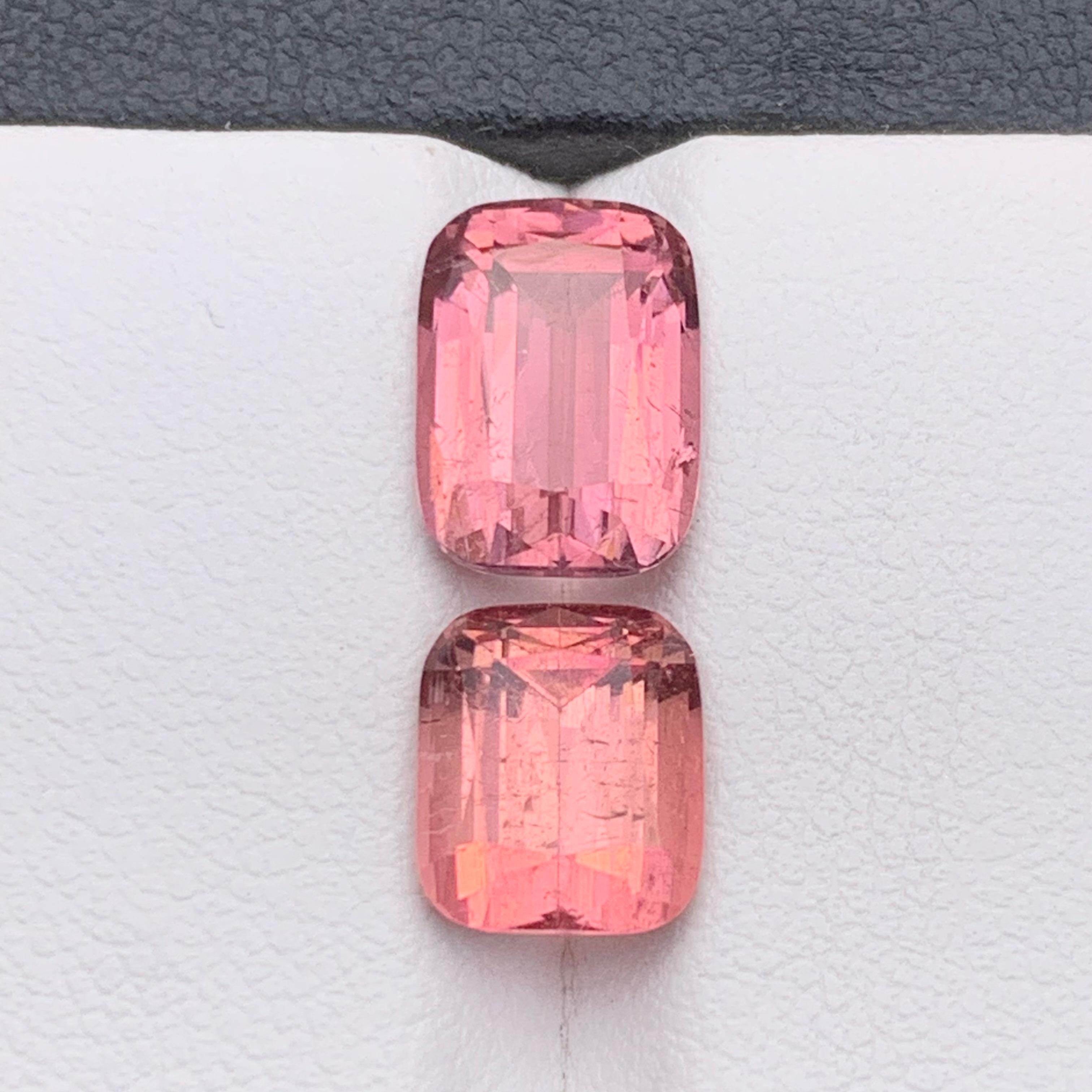 Rare gemme sciolte di tormalina naturale rosa pesca per anelli, orecchini, collane, ciondoli o qualsiasi altro gioiello, tagliate a cuscino da Kunar, Afghanistan!

💎 TIPO DI GEMMA: Tormalina 
⚖️ PESO: 6,05 Carati
🪚 FORMA E TAGLIO: Taglio a
