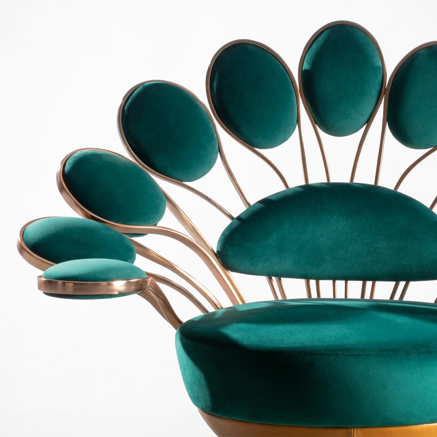Peacock Armchair In New Condition For Sale In Paris, FR