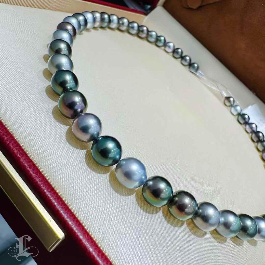 Grezzo Collana di perle di Tahiti certificate Peacock Aurora PSL