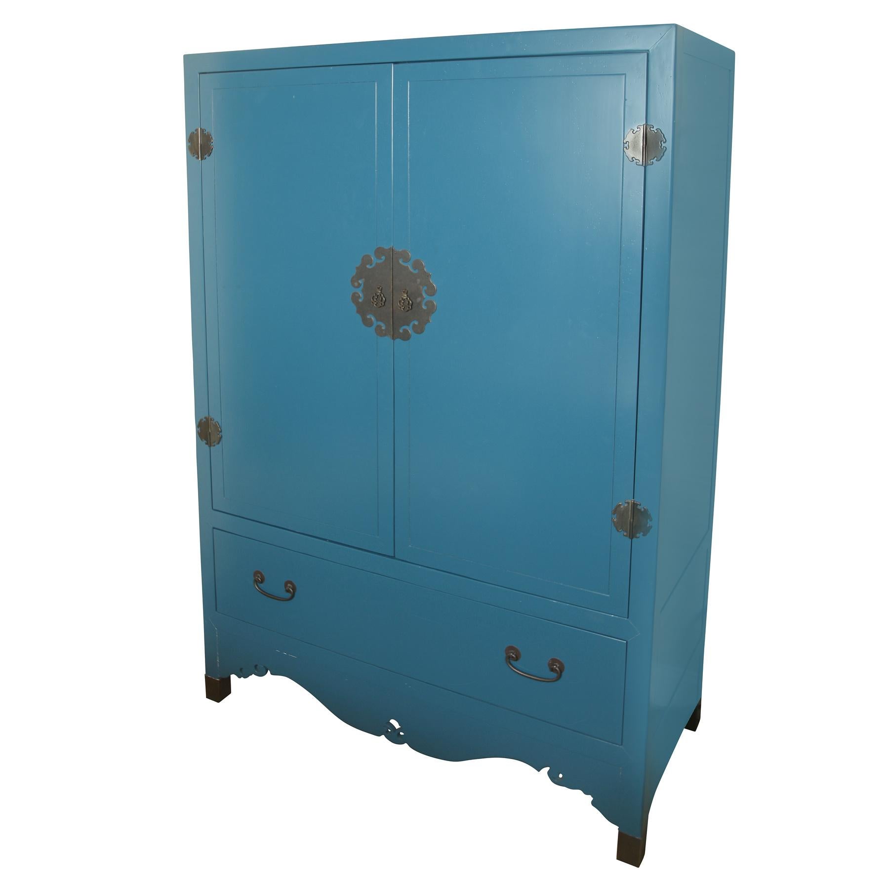 Peacock Blue Asian Style Armoire With Brass Fittings In Good Condition For Sale In Locust Valley, NY