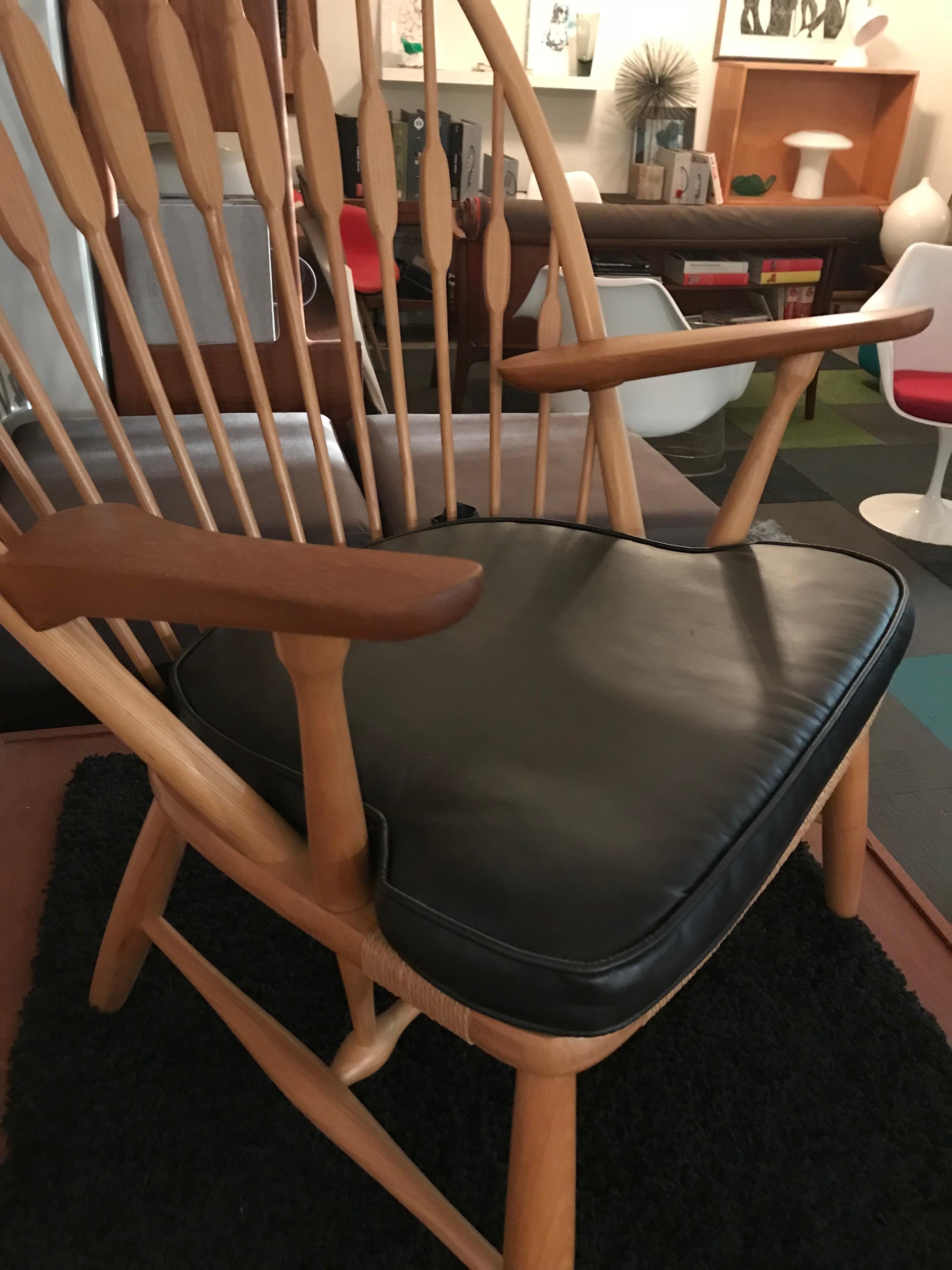 Peacock Chair by Hans Wegner In Excellent Condition In Minneapolis, MN