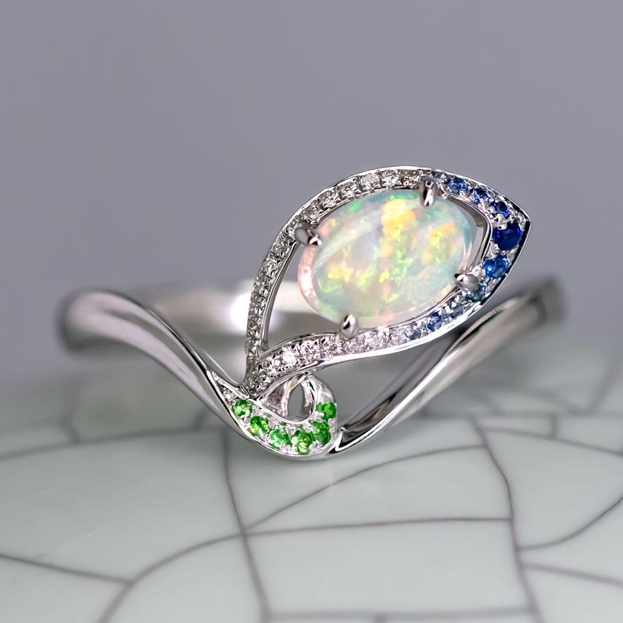 Peacock Dream - Anello di fidanzamento con diamante e opale australiano in oro bianco 18 carati In condizioni Nuovo in vendita a Suwanee, GA