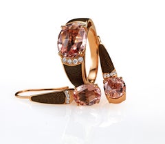 Victor Mayer Ring Pfau hellgraue Emaille 18k Roségold 8 Diamanten 0,16 ct