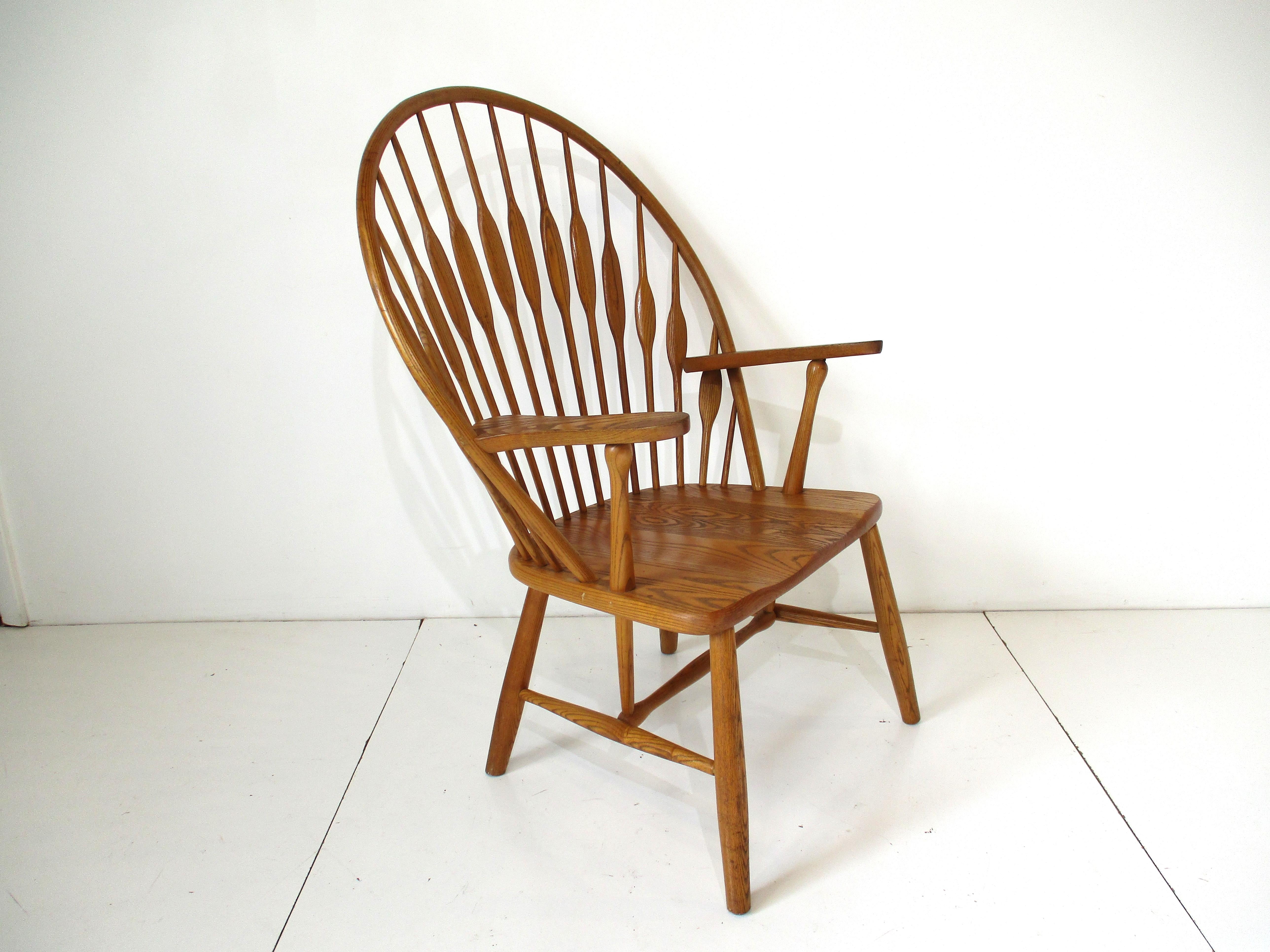 Peacock Lounge Chairs in the Style of Hans Wegner JH 550 In Good Condition In Cincinnati, OH