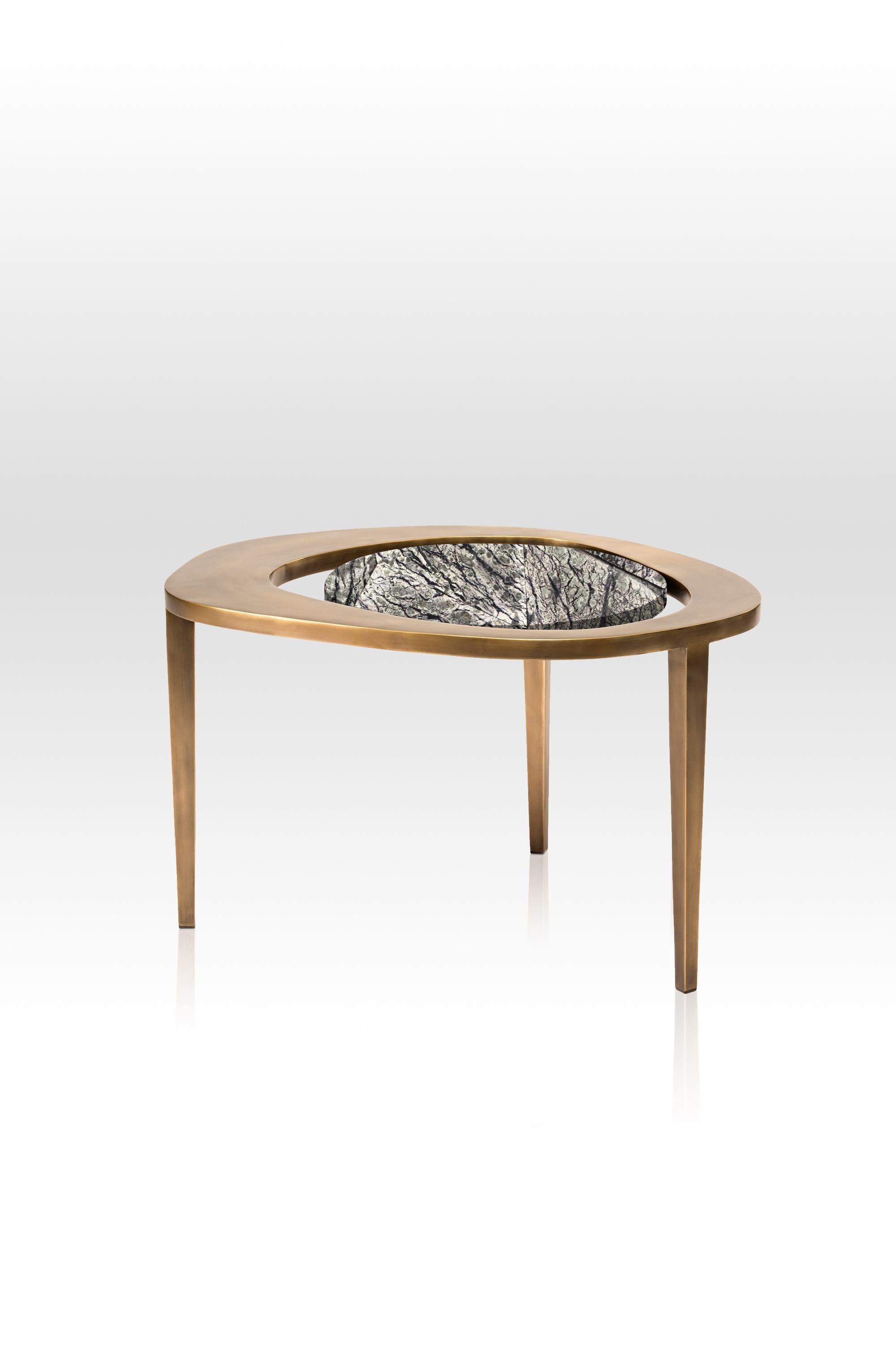 Art déco Table basse gigogne en galuchat crème et laiton de R&Y Augousti en vente