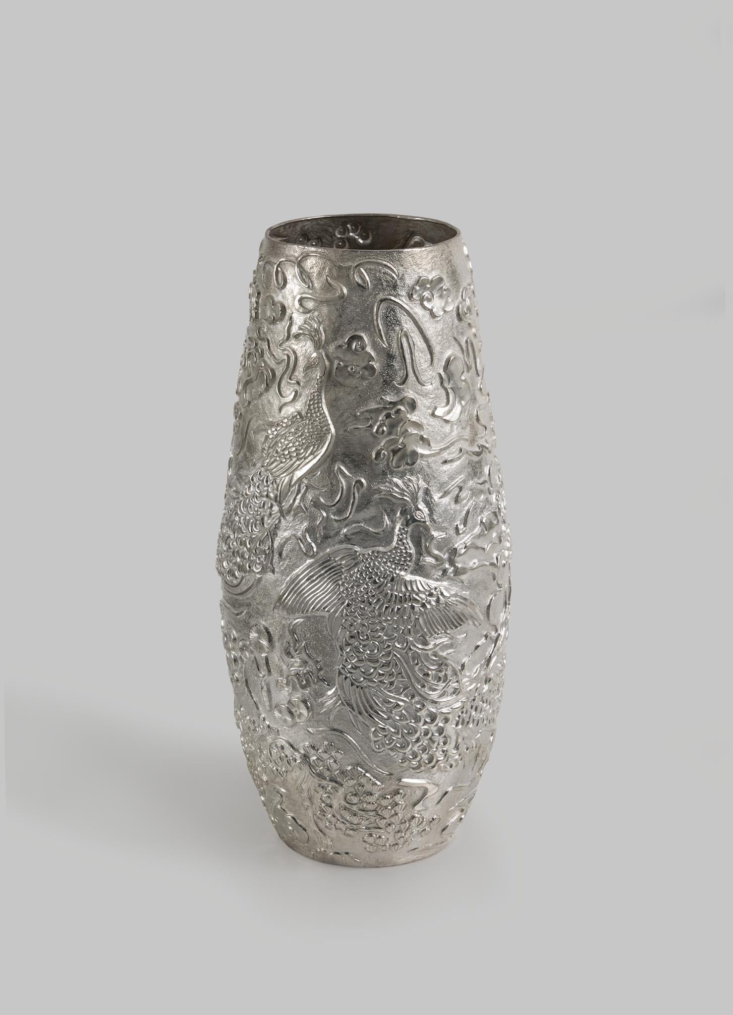 Calco Vaso in ottone placcato in argento Peacock Paradise, Viya by Vikram Goyal in vendita