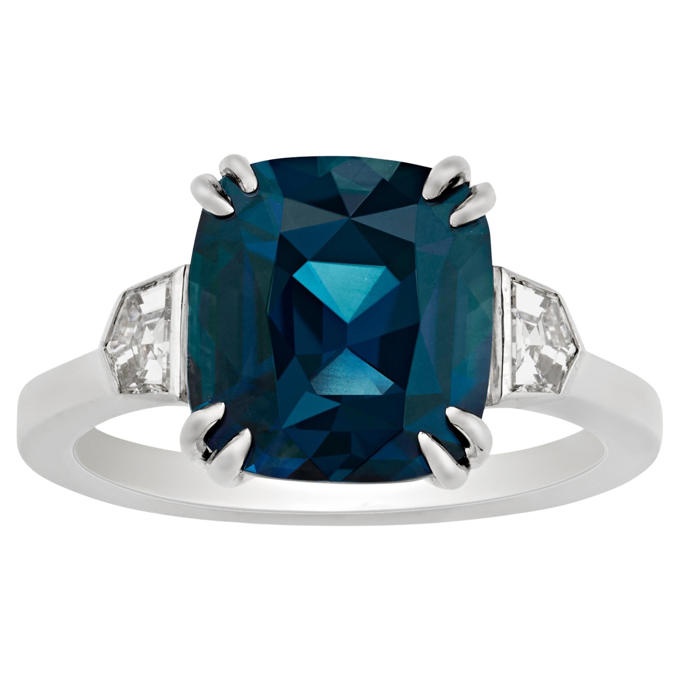 Peacock Sapphire Ring, 5.21 Carats en vente