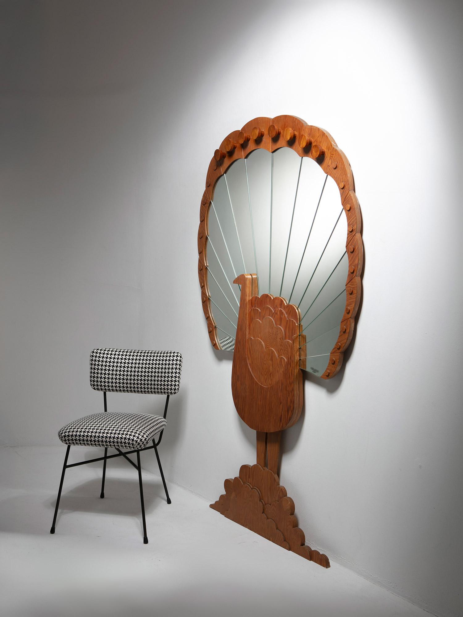Peacock Shaped Wall Mirror by Pallucco, Italy, 1970s im Angebot 4