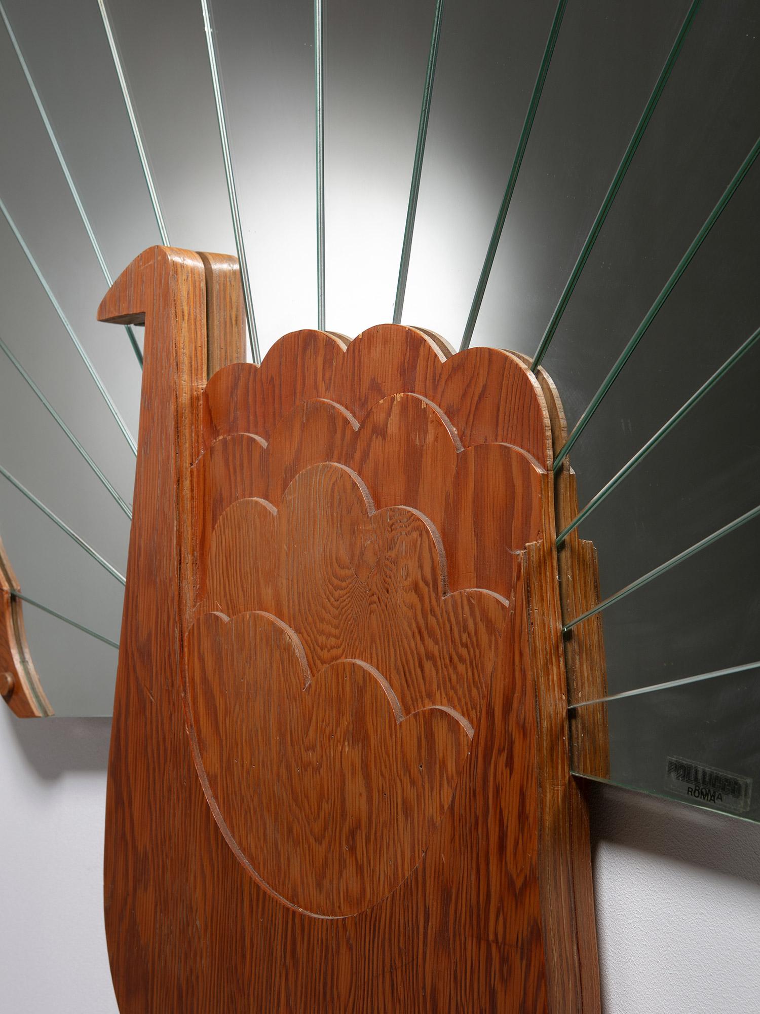 Peacock Shaped Wall Mirror by Pallucco, Italy, 1970s (Ende des 20. Jahrhunderts) im Angebot