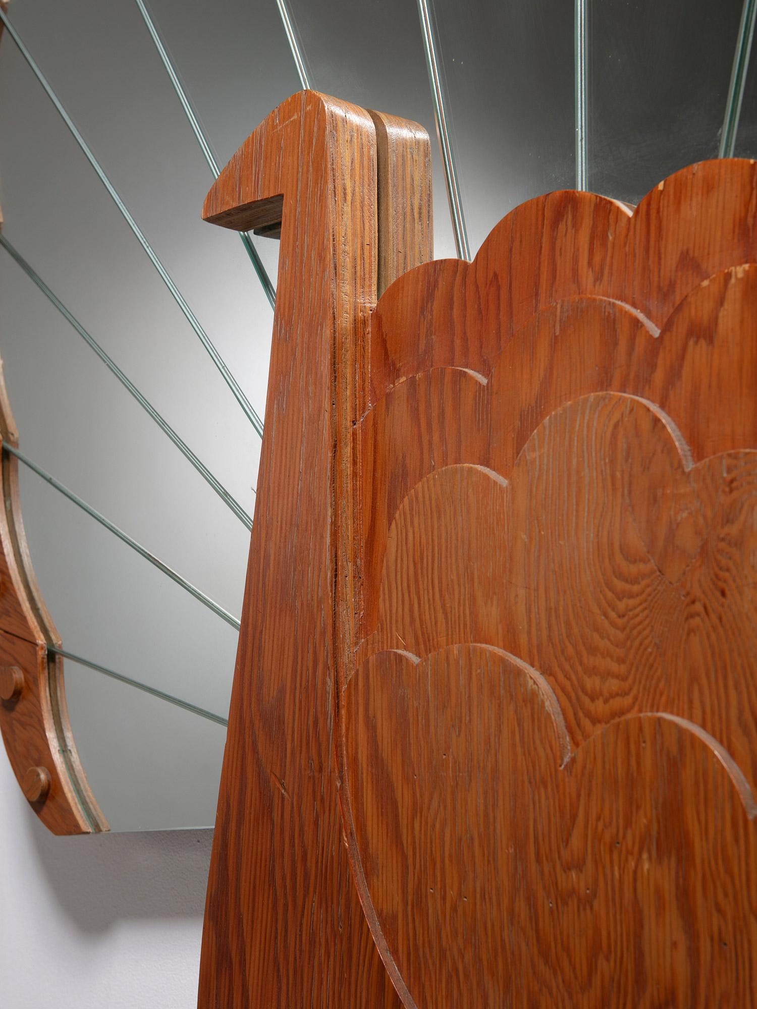 Peacock Shaped Wall Mirror by Pallucco, Italy, 1970s im Angebot 1