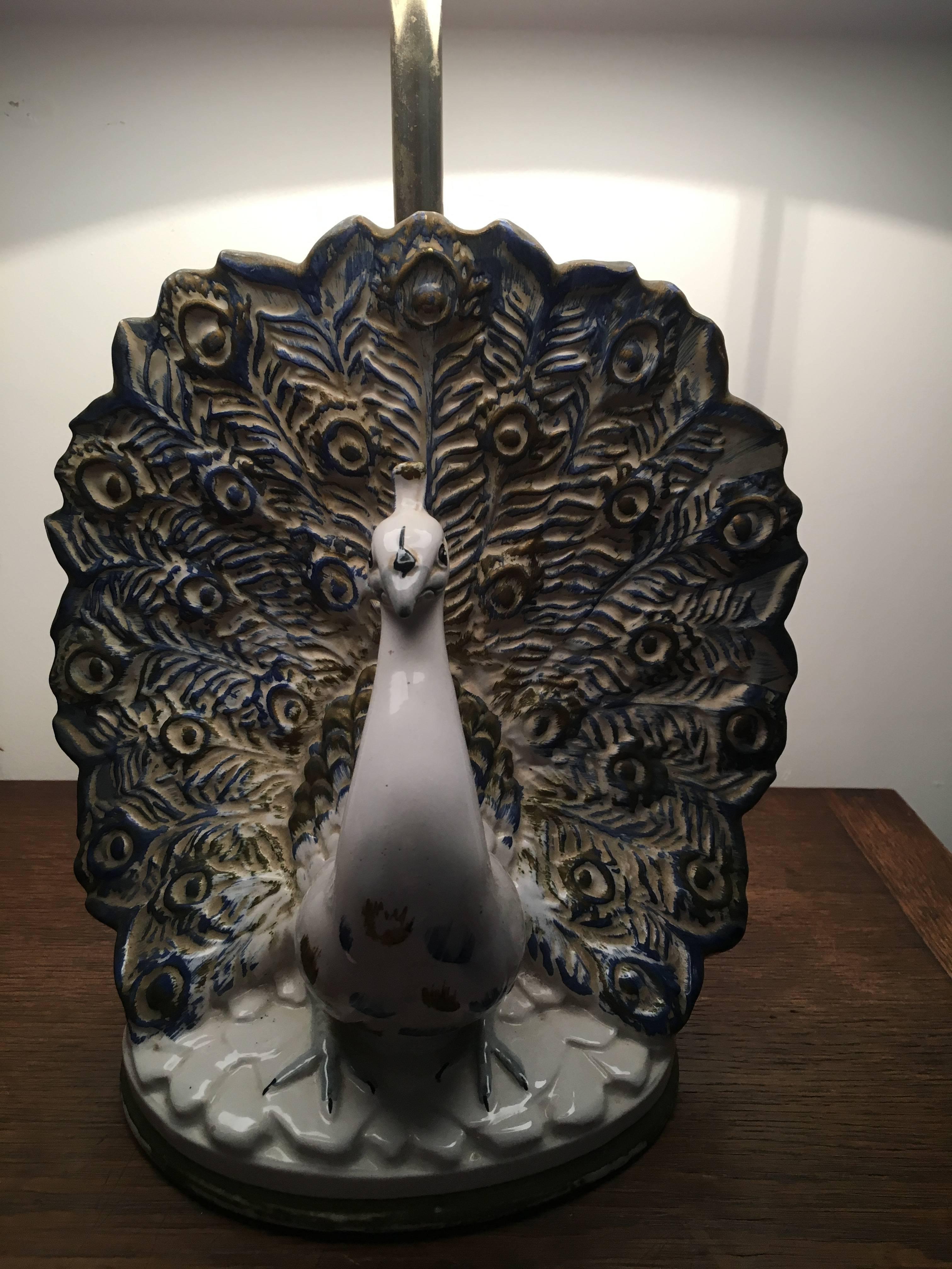 Peacock Table Lamp in Ceramic In Good Condition For Sale In Brooklyn, NY