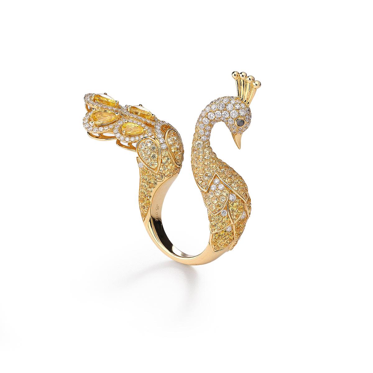Pear Cut Peacok Diamond Gold Ring For Sale