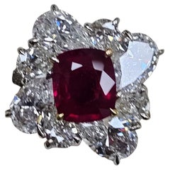 Anello cocktail con diamante e rubino certificato Peagon's Blood da 3,17 carati