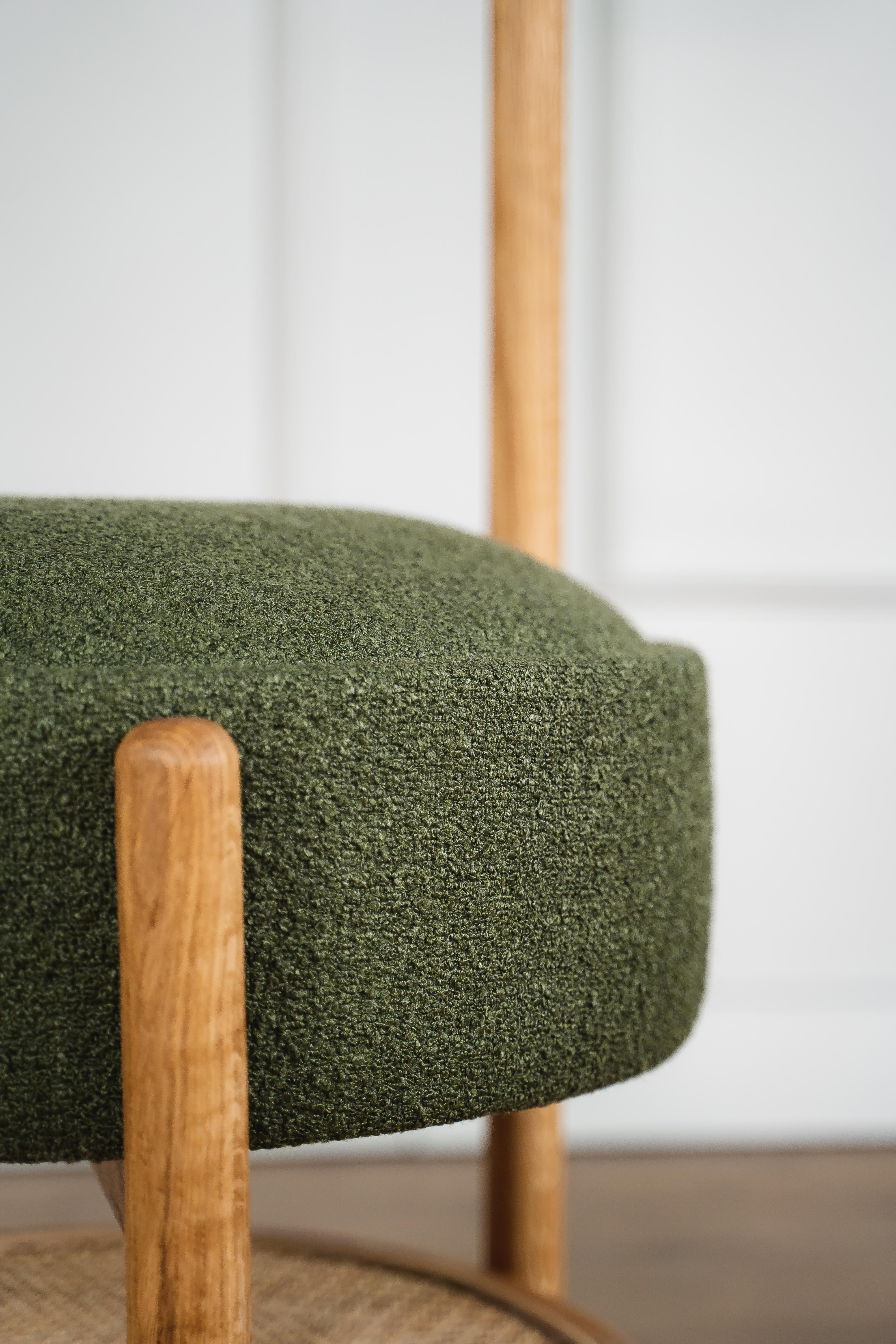 Perchero y puf de pico , madera maciza de roble, hecho a mano en Nuevo estado para la venta en Ankara, TR
