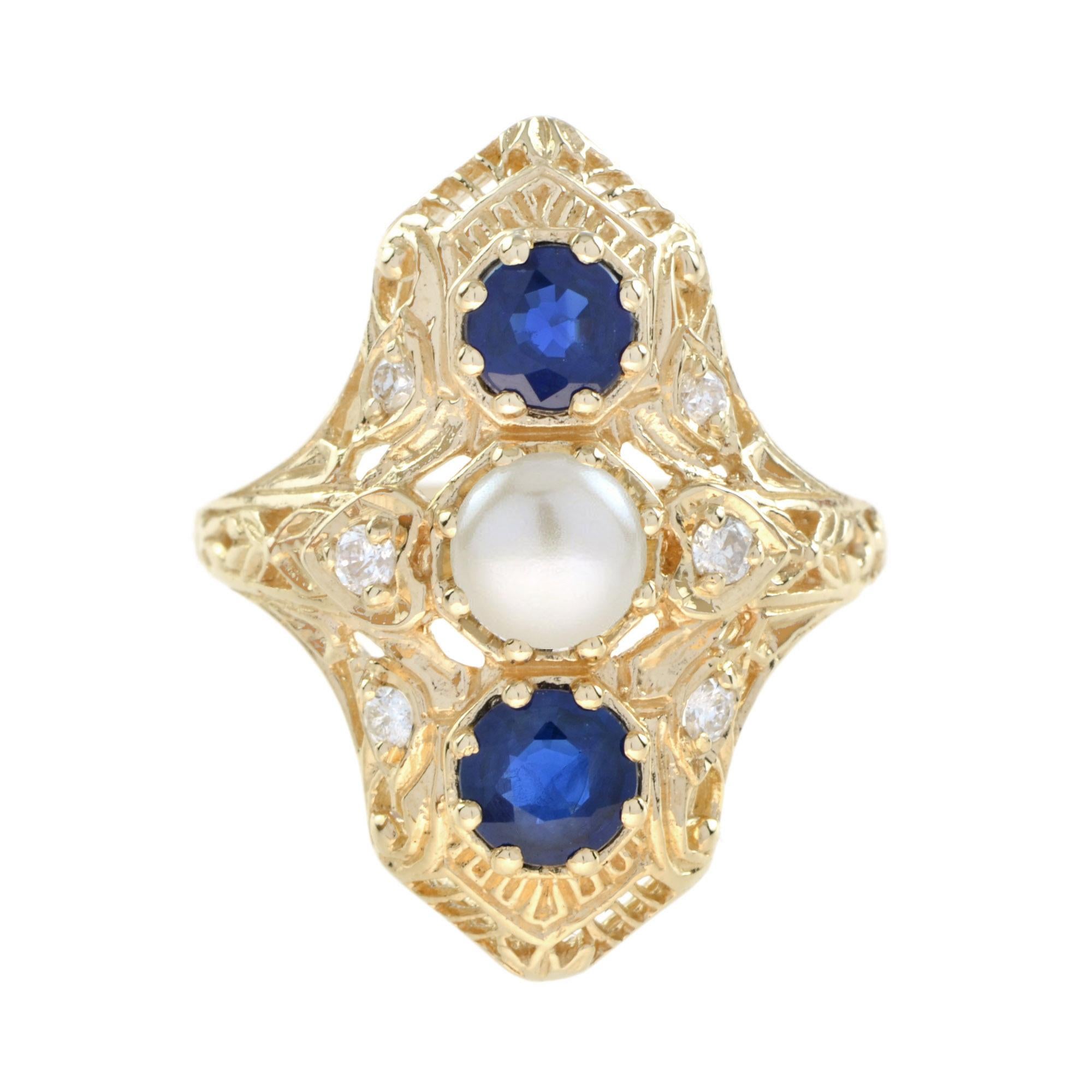 Ajoutez une esthétique délicate et unique à votre main avec cette bague en filigrane de GEMMA FILIGREE. Nos bagues en filigrane d'or au design antique sont synonymes de délicatesse et d'ajourage léger, tout en conservant une solidité permettant de