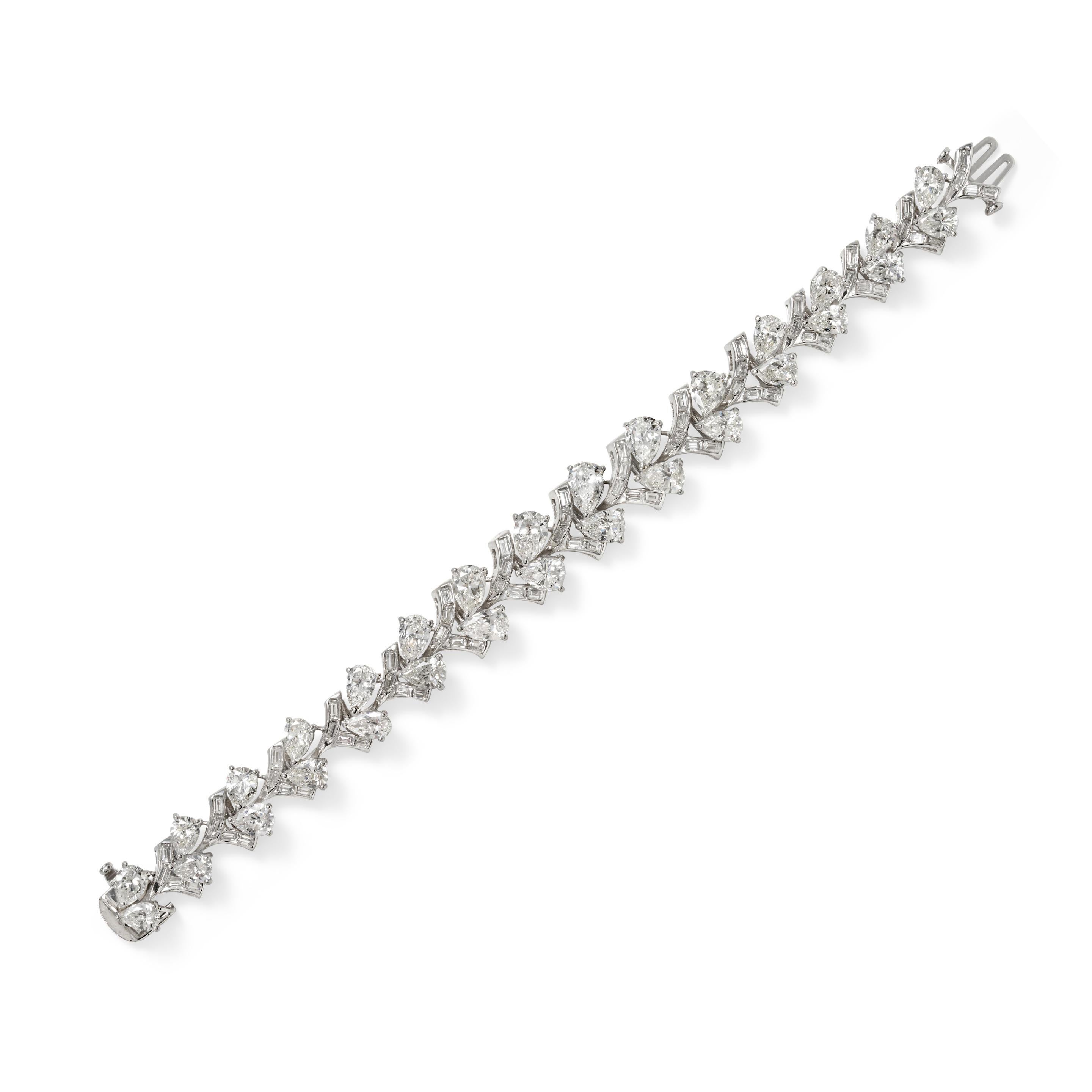De las mujeres Pear and Baguette-Cut Diamond Platinum Rose Stem Flower Bracelet en venta