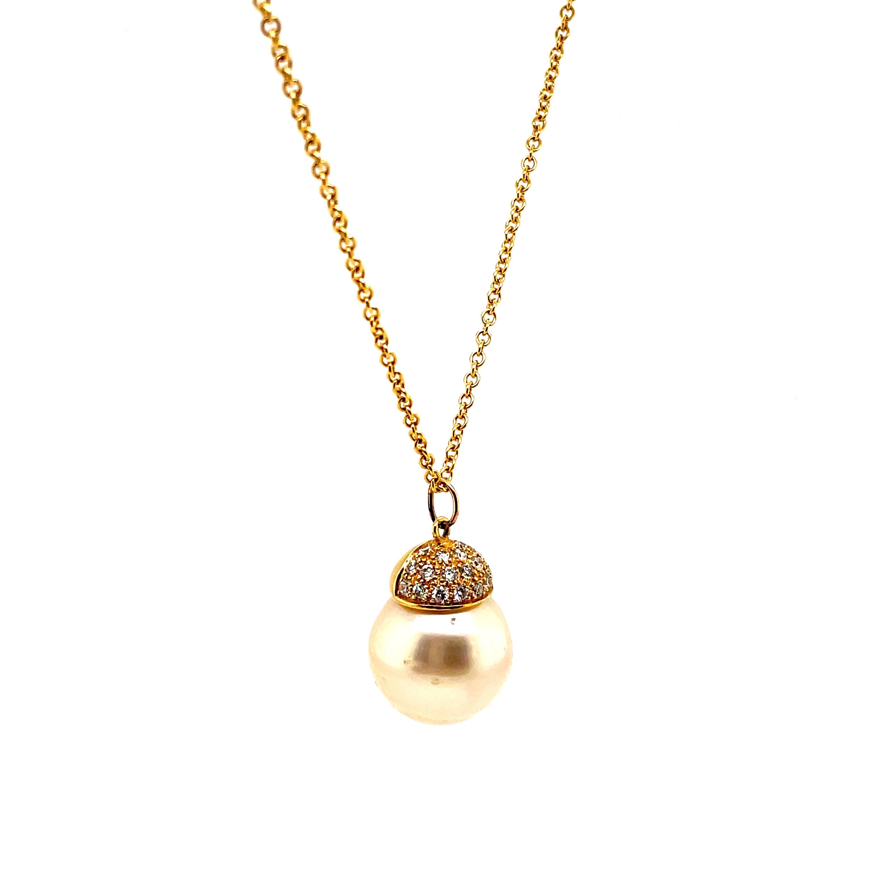 Women's Pear and Diamond Pendant Necklace 18k Yellow Gold For Sale