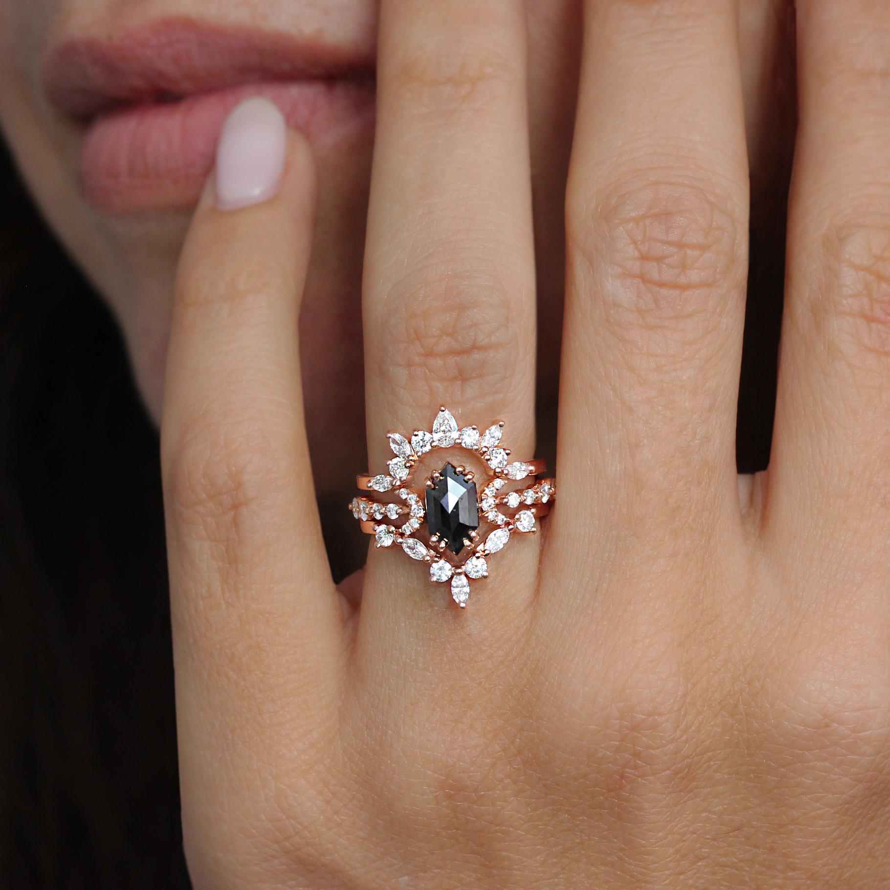 Im Angebot: Birne und Marquise Diamant gekrümmt Einzigartige Hochzeit Nesting Ring - Ray  () 4