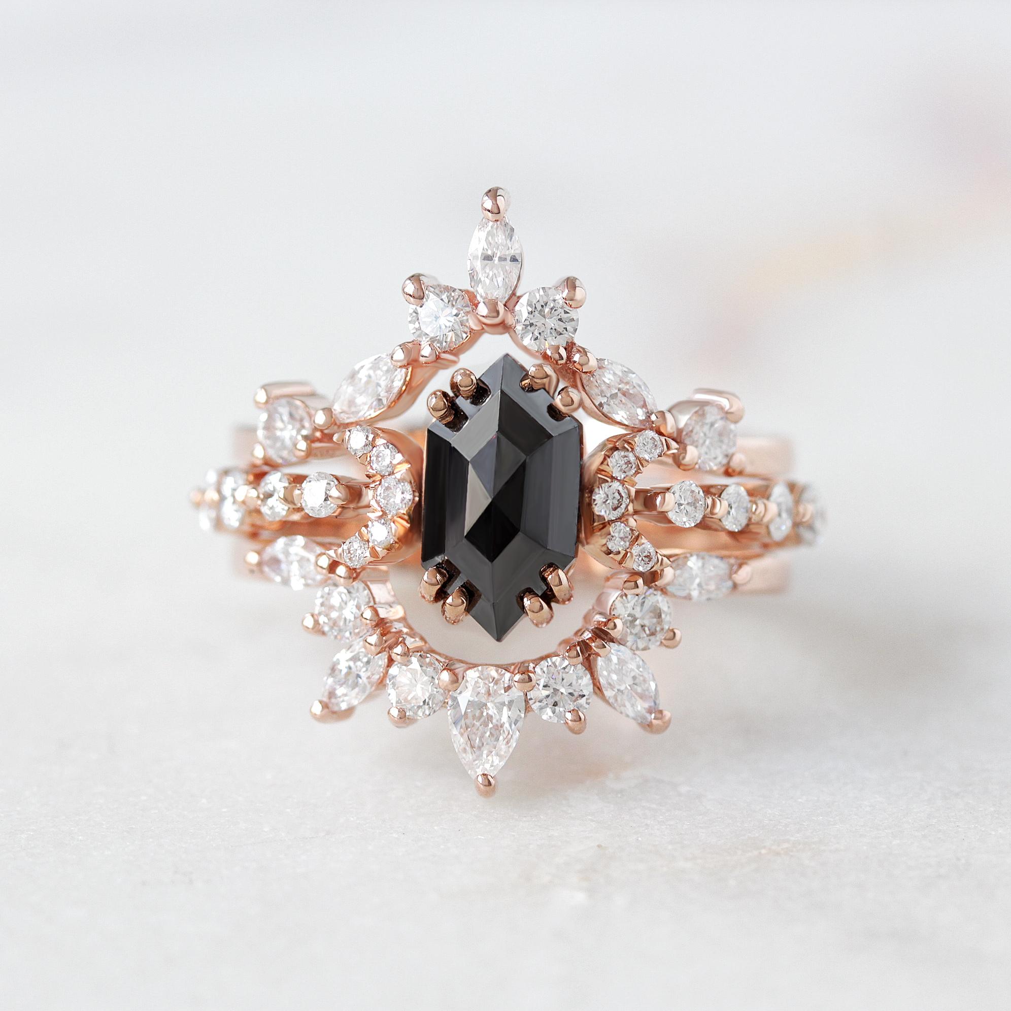 Im Angebot: Birne und Marquise Diamant gekrümmt Einzigartige Hochzeit Nesting Ring - Ray  () 5