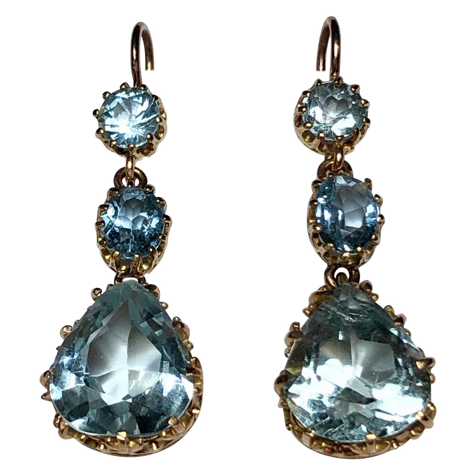 Pear and Old Cut Triple Aquamarine Drop Chandelier Earrings 18 Karat Yellow Gold For Sale