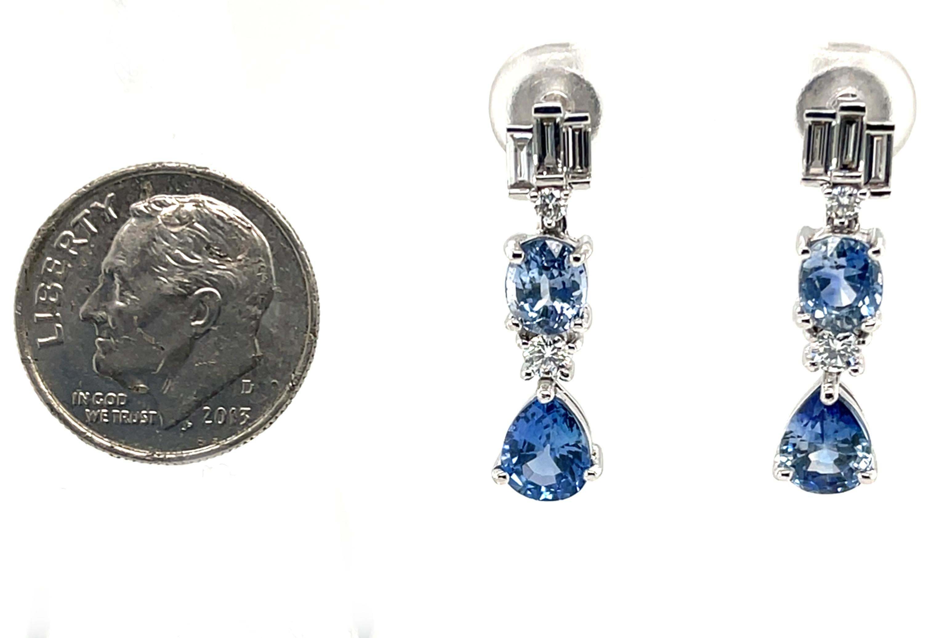 Orecchini a forma di pera e ovale con zaffiro blu e diamante in oro bianco in vendita 1