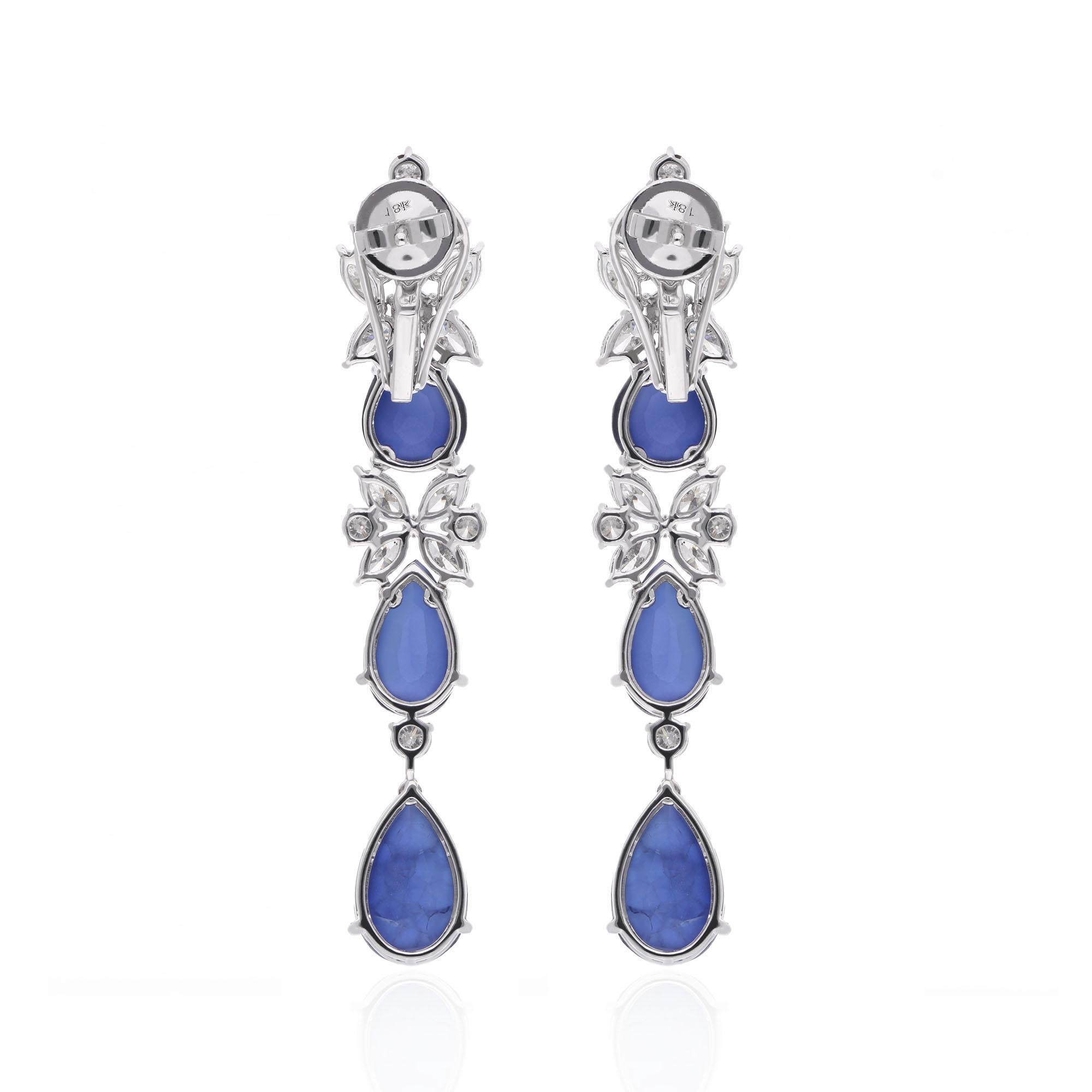 Orecchini a pendente con gemma blu pera Diamante Oro bianco 14 carati Gioielli fatti a mano In condizioni Nuovo in vendita a Diera, Dubai