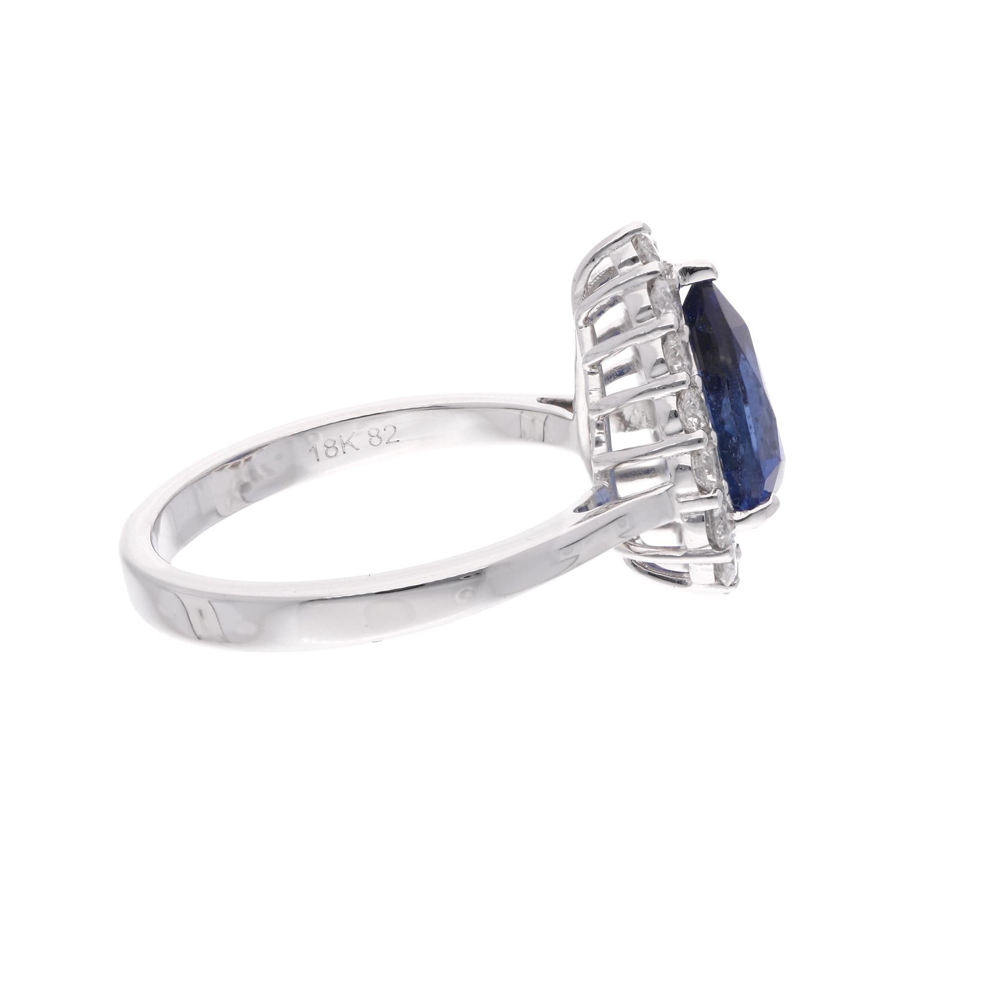 The ring is a size 7 US and may be resized to larger or smaller upon request. FOLLOW SPECTRUM JEWELS storefront to view the latest collection & exclusive pieces. Spectrum Jewels is proudly rated as a Top Seller on 1stdibs with 5 star customer