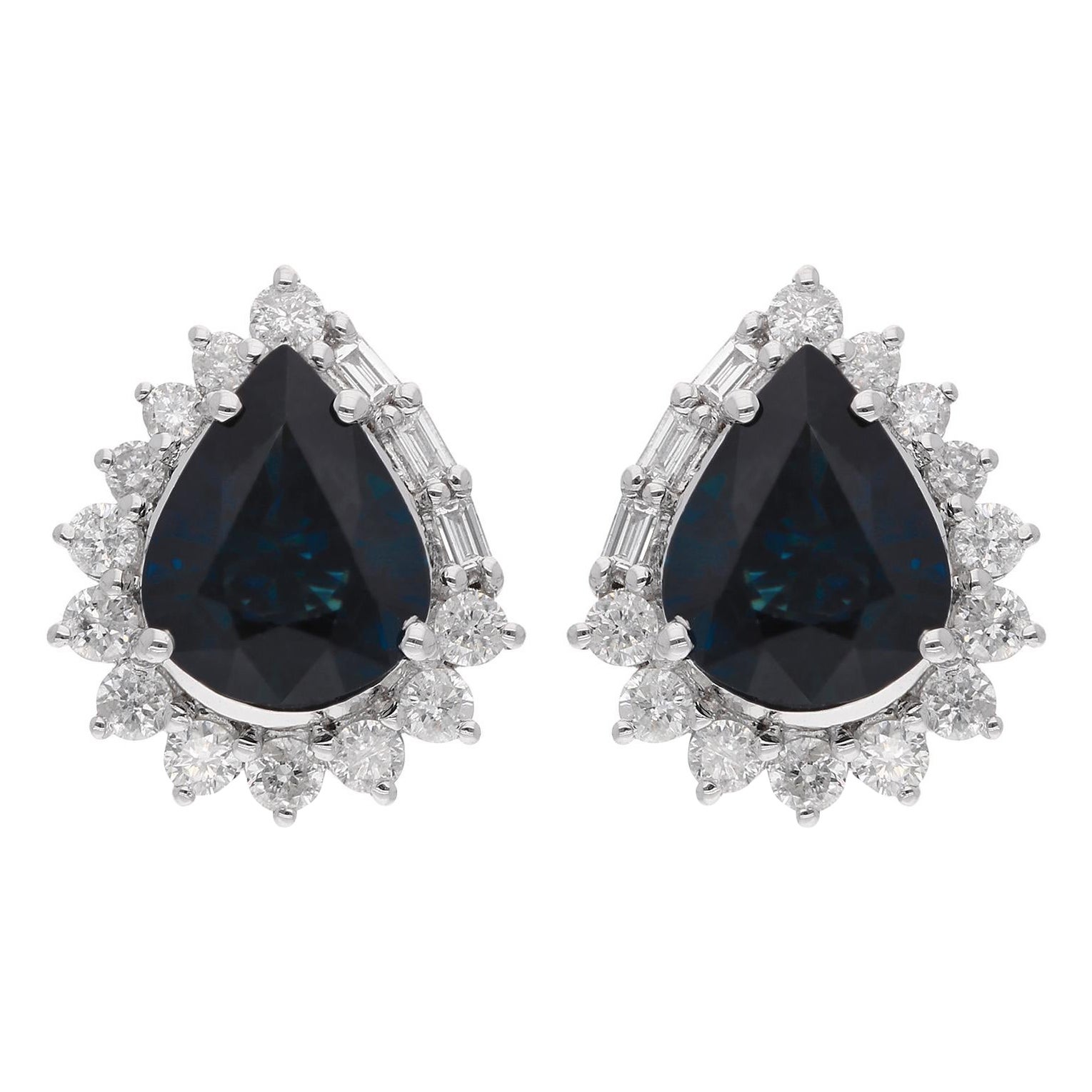 Clous d'oreilles en or blanc 18 carats avec saphir bleu poire et diamants
