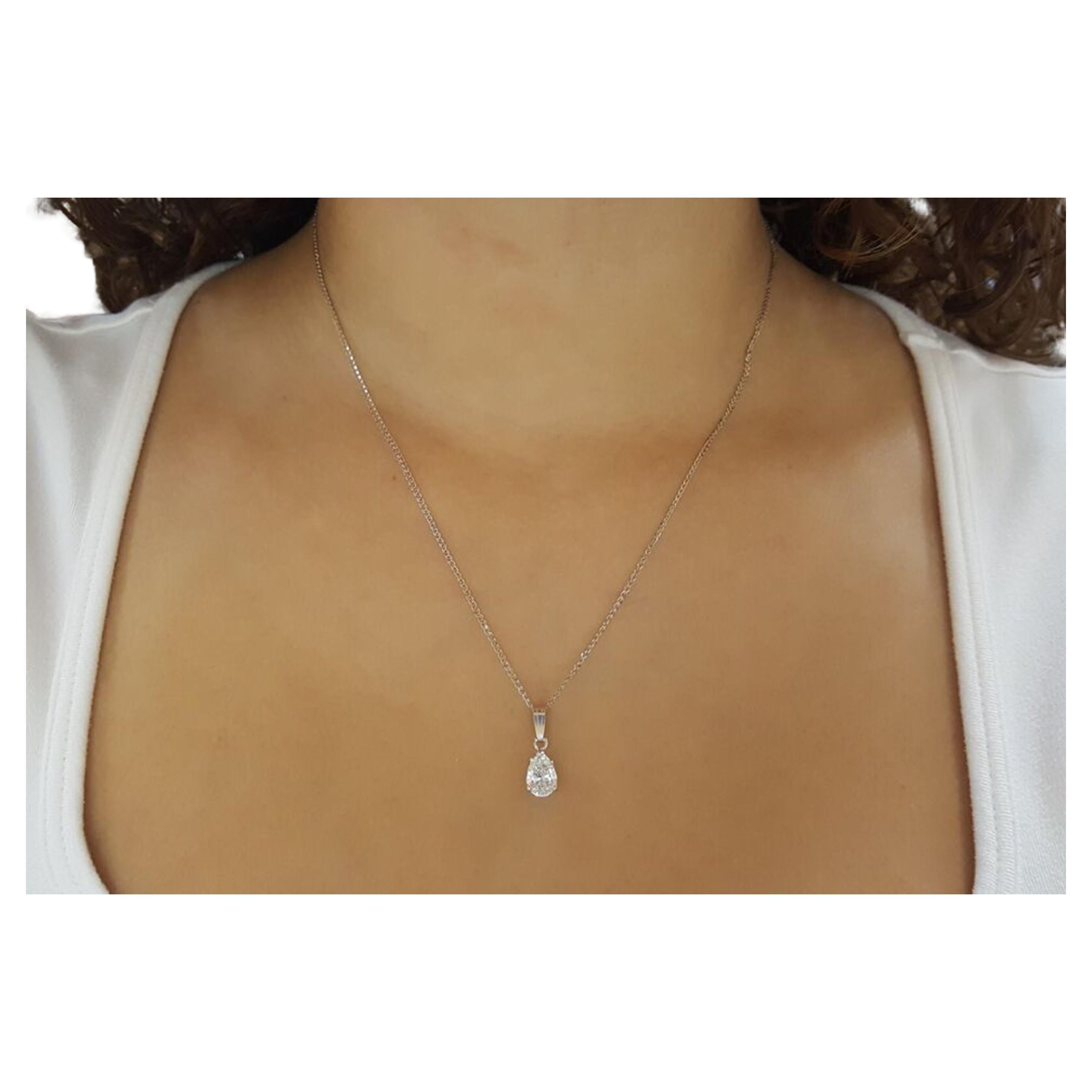Taille poire Pendentif certifié GIA, diamant taille poire de 1,00 carat, couleur F, pureté VVS2 en vente