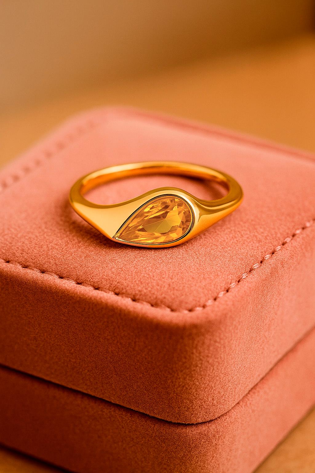 in vendita:  Anello pera citrino est-ovest 5