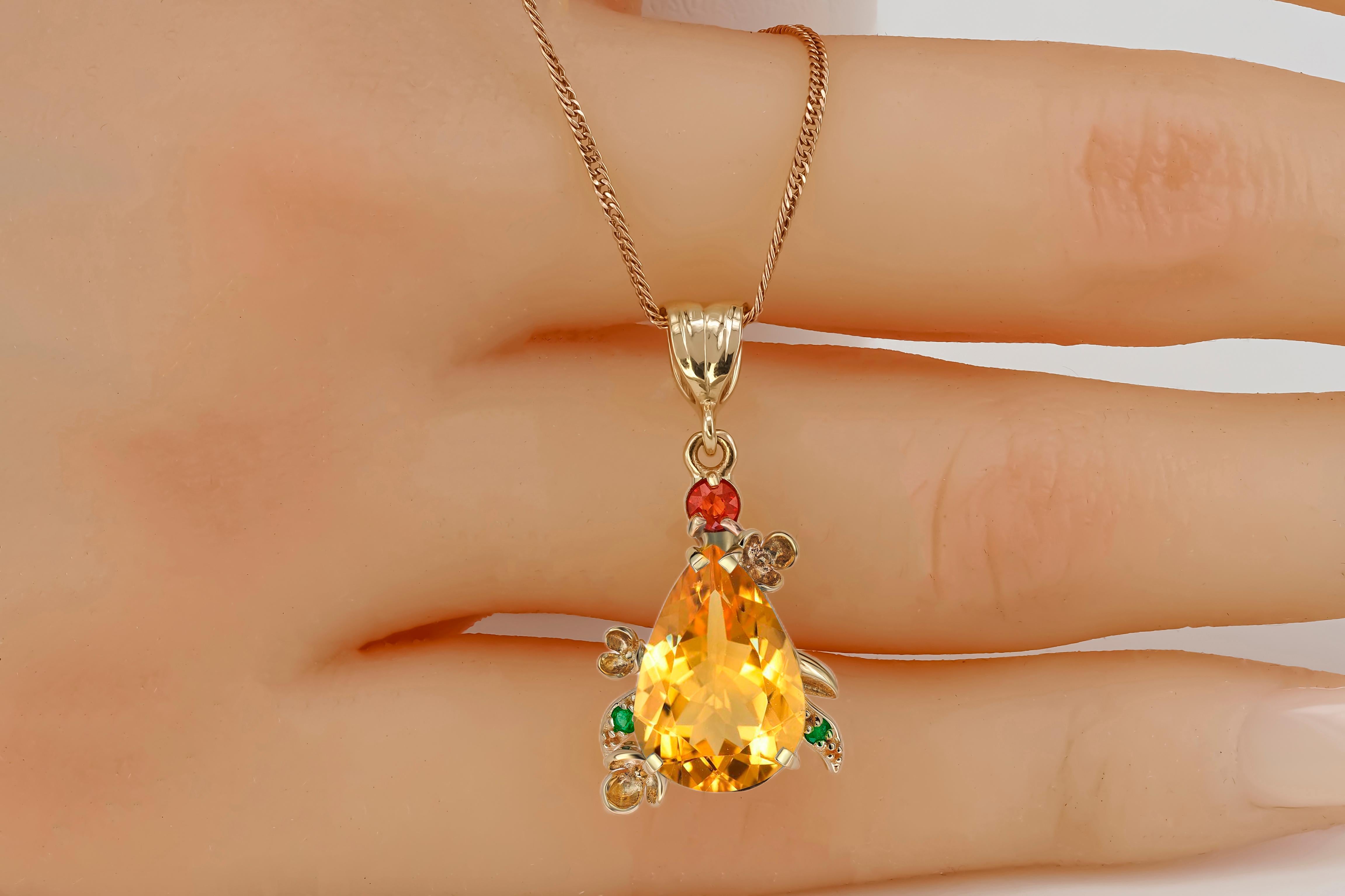 Pear Citrine Pendant in 14 Karat Gold, Flower Design Pendant For Sale 1