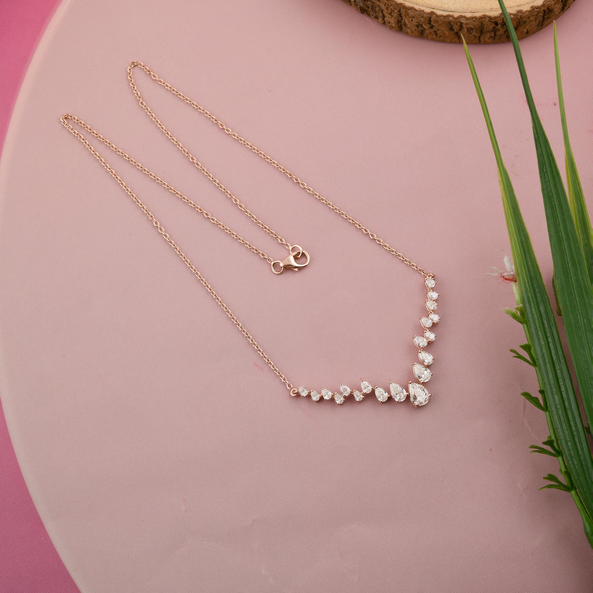 Collier à pendentifs gradués en or rose 18 carats avec diamants taille poire de 2,28 carats Pour femmes en vente