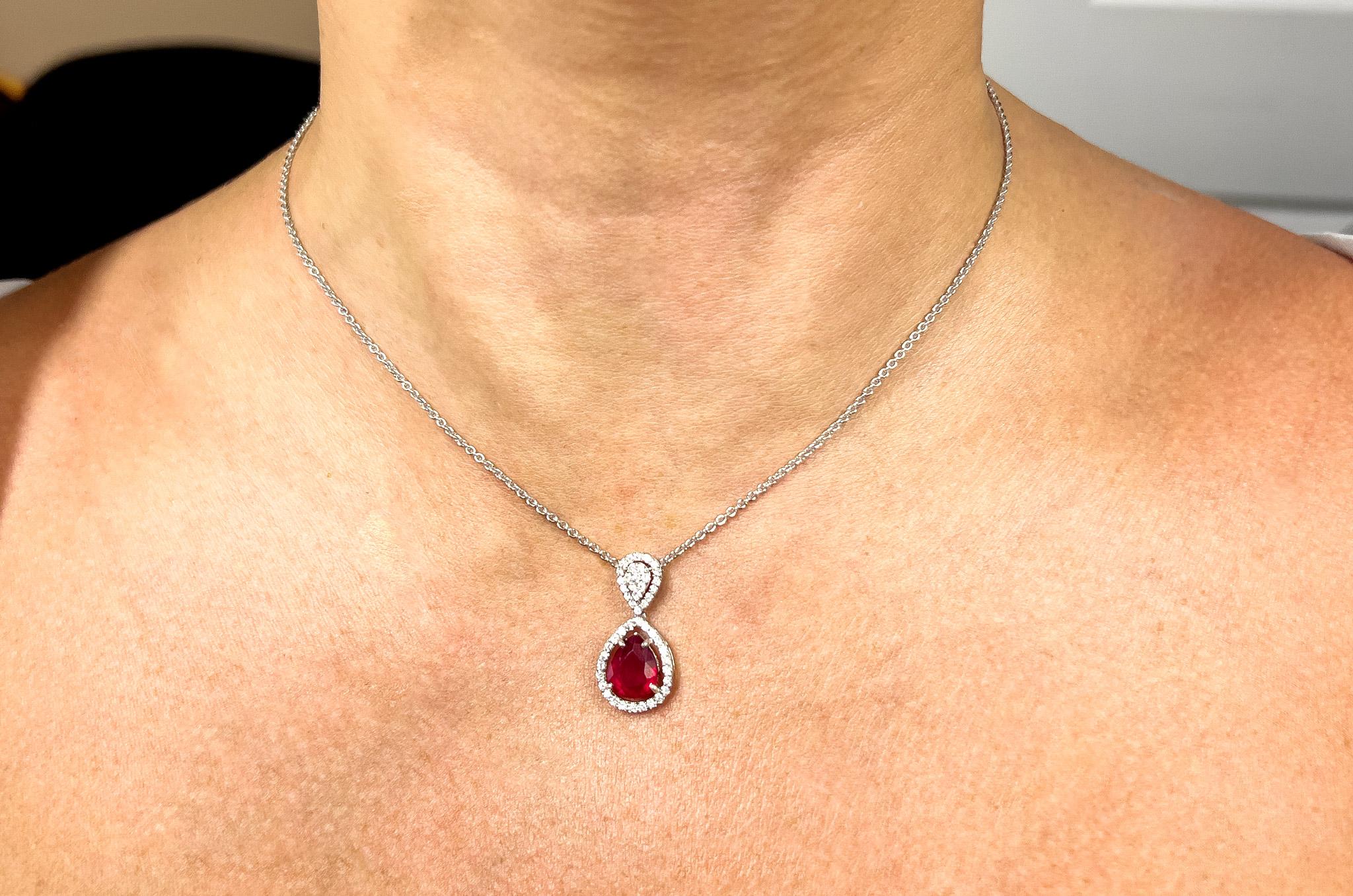 Pear Cut 2.95 Carat Fine Ruby Pendant with Diamonds 18k Gold In Excellent Condition In Carlsbad, CA