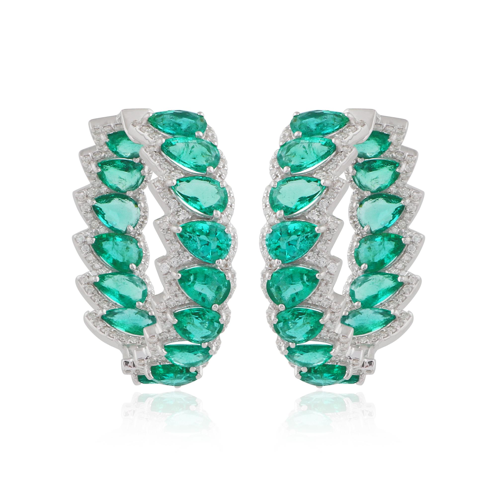 Birnenschliff 9,1Kt Sambia Smaragd Diamant Hoop Ohrringe 18k Weißgold Feiner Schmuck.
Diese luxuriösen Emerald Hoop Earrings sind eine atemberaubende Mischung aus leuchtend grüner Schönheit und moderner Eleganz. Perfekt für den täglichen Glamour und