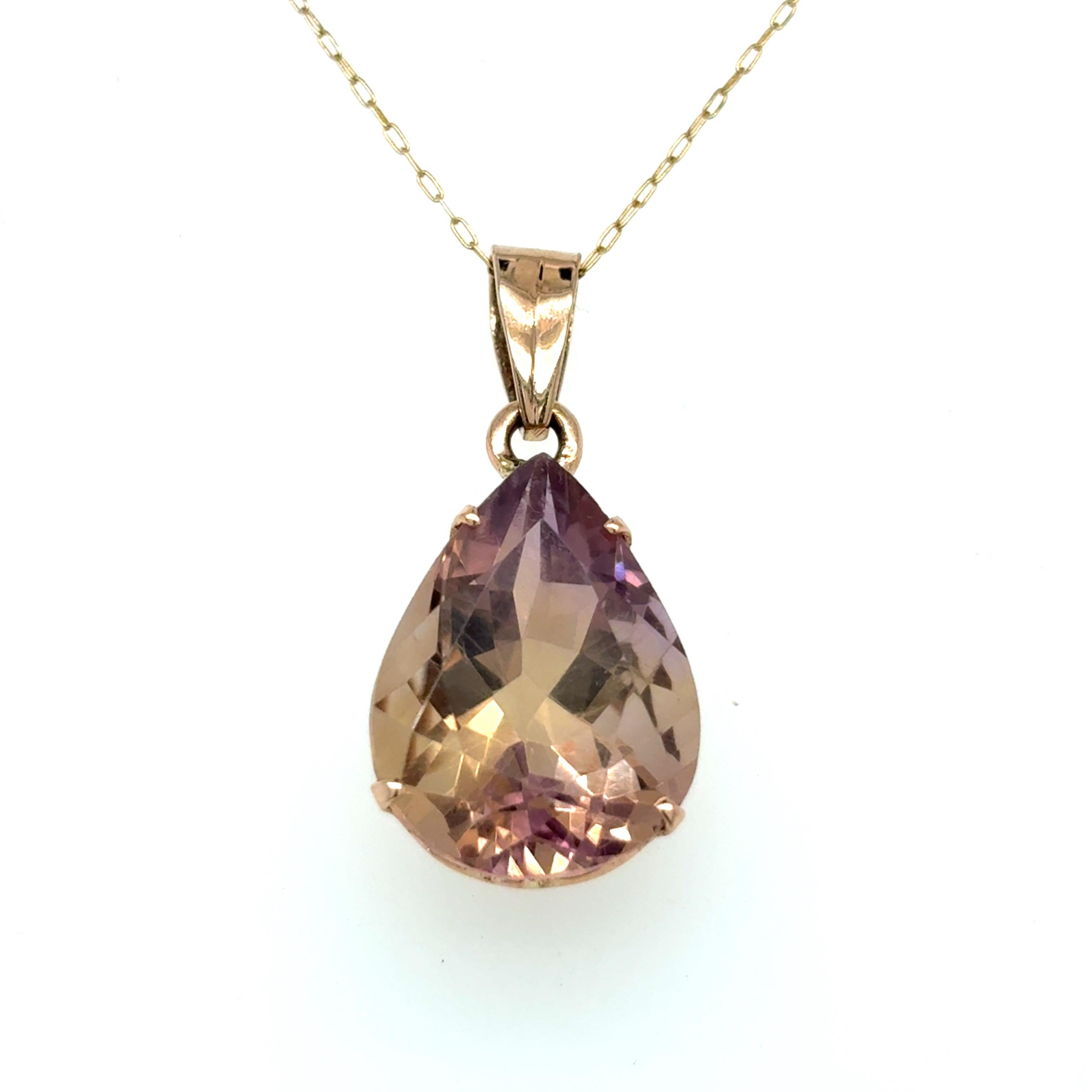 Collier pendentif en or jaune avec amétrine taillée en poire Neuf - En vente à Trumbull, CT