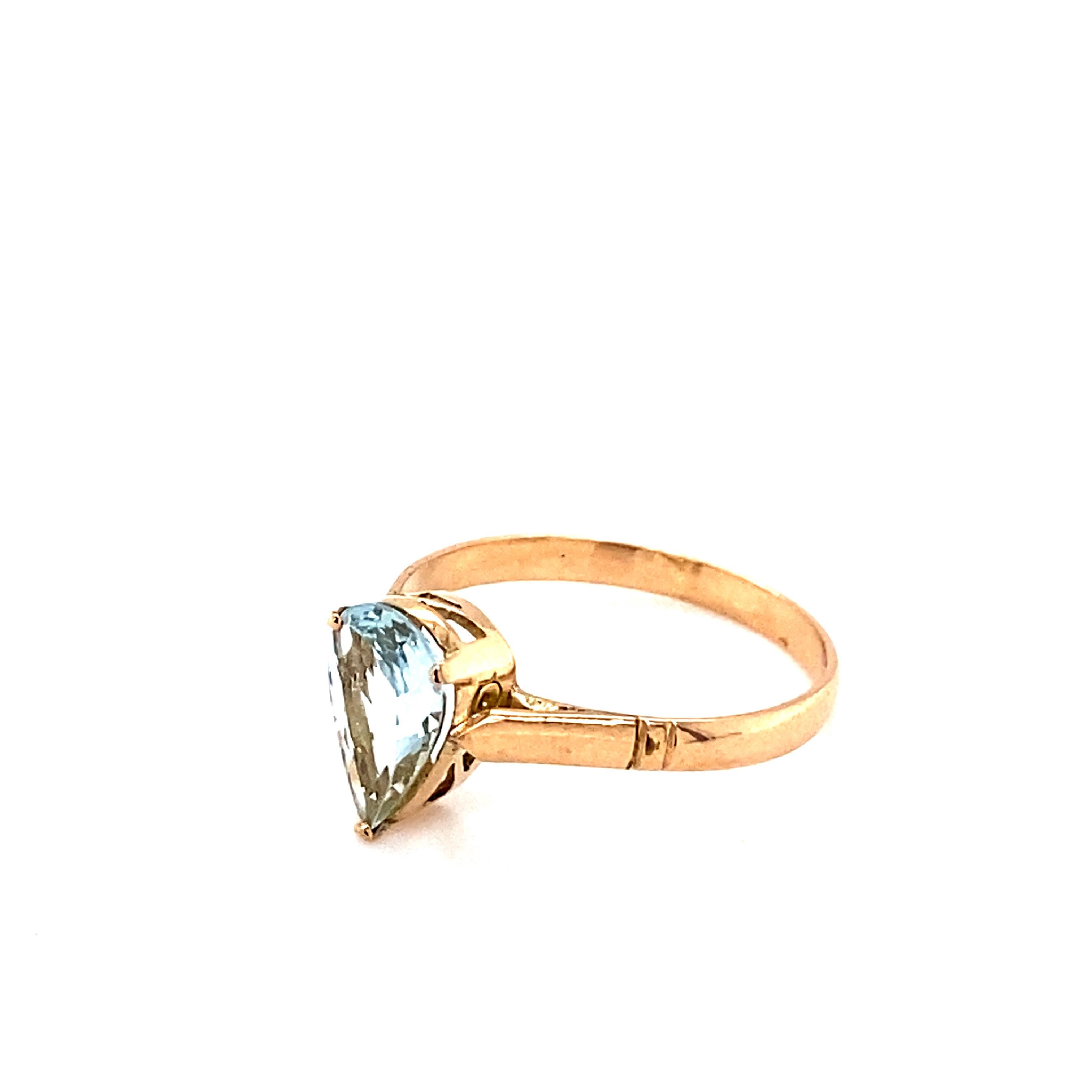 Pear Cut Aquamarine Yellow Gold Solitaire Ring For Sale 6