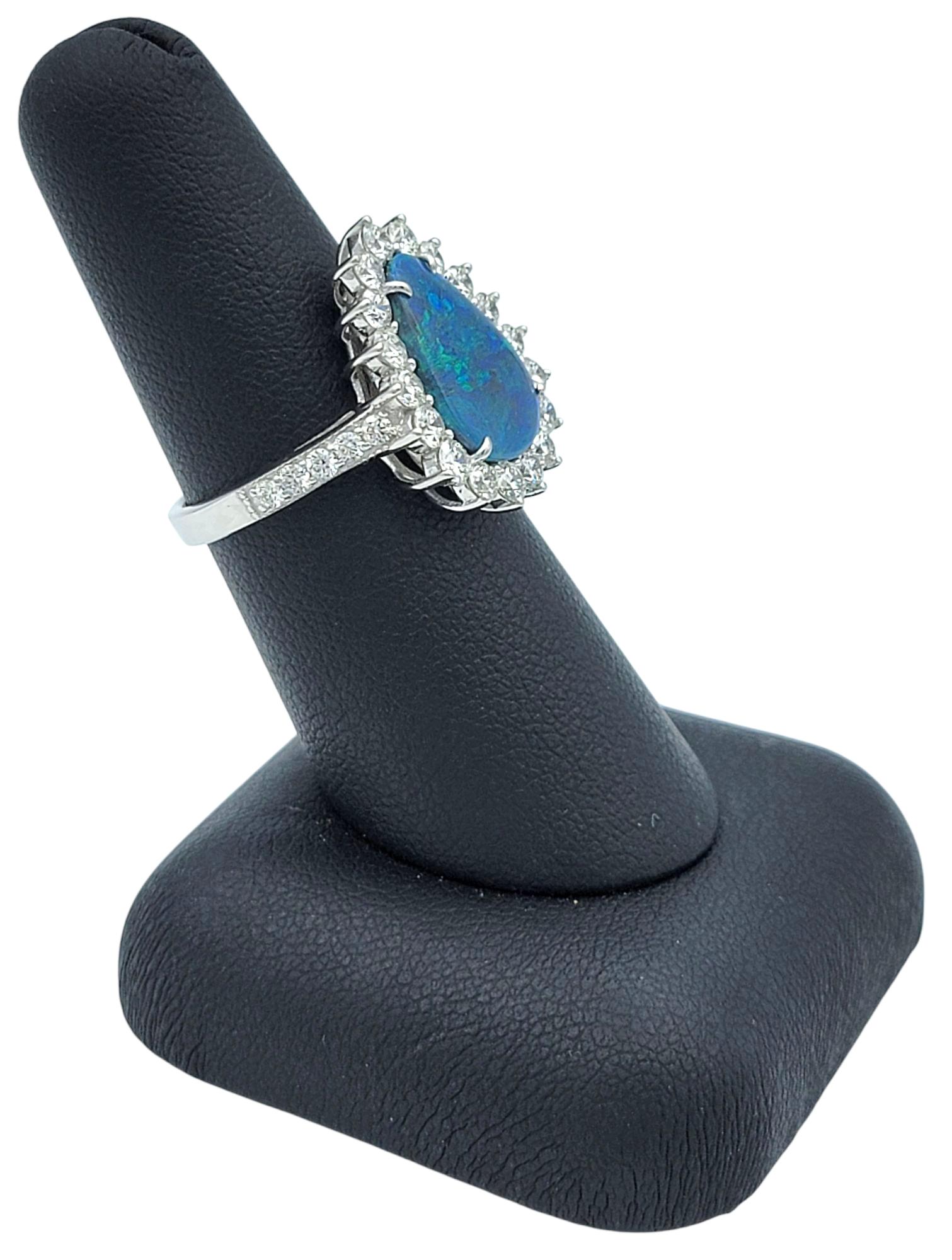 Cocktailring aus 14 Karat Weißgold mit schwarzem Opal im Birnenschliff und Diamant-Halo im Angebot 5