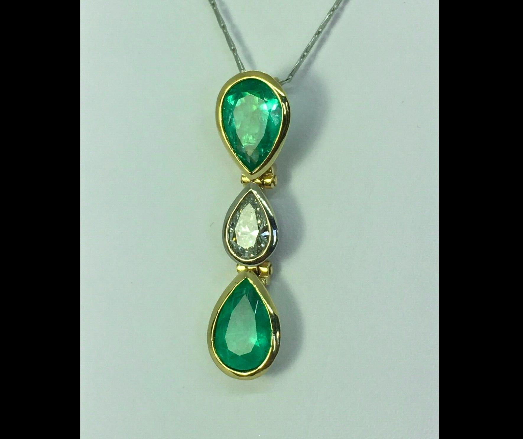 6.65 Carat Colombian Emerald Diamond Pear Cut Pendant 18K Gold For Sale 2