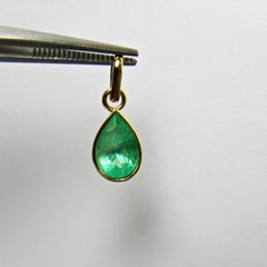 Pear Cut Colombian Emerald Solitaire Drop Pendant 18 Karat